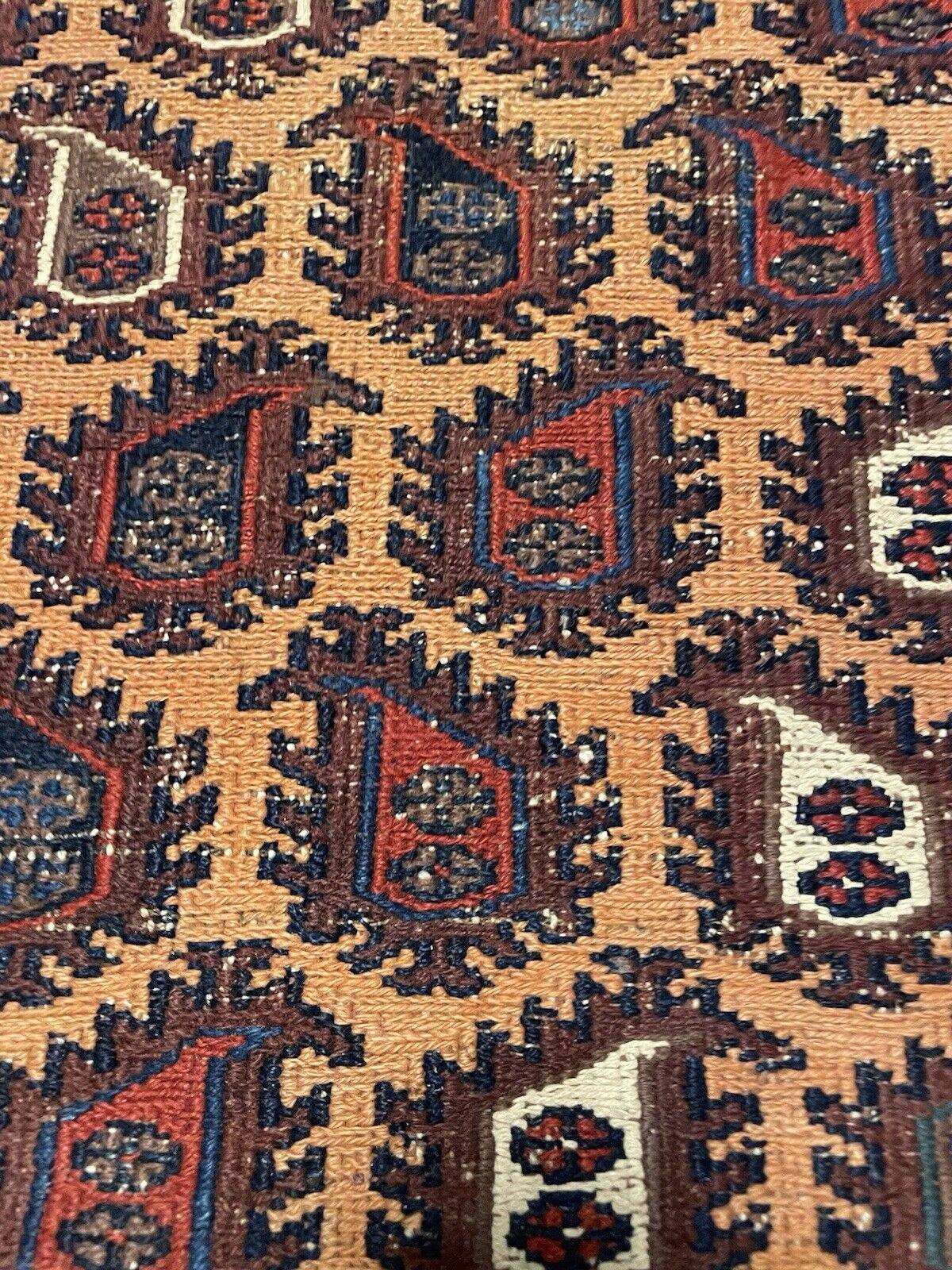 Handmade Antique Afghan Sumak Rug 3.6' x 4.8', 1900s - 1N69 For Sale 1