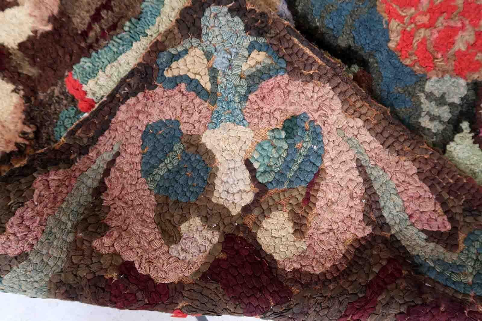 Handmade Antique American Hooked Rug, 1880s, 1C986 In Fair Condition For Sale In Bordeaux, FR