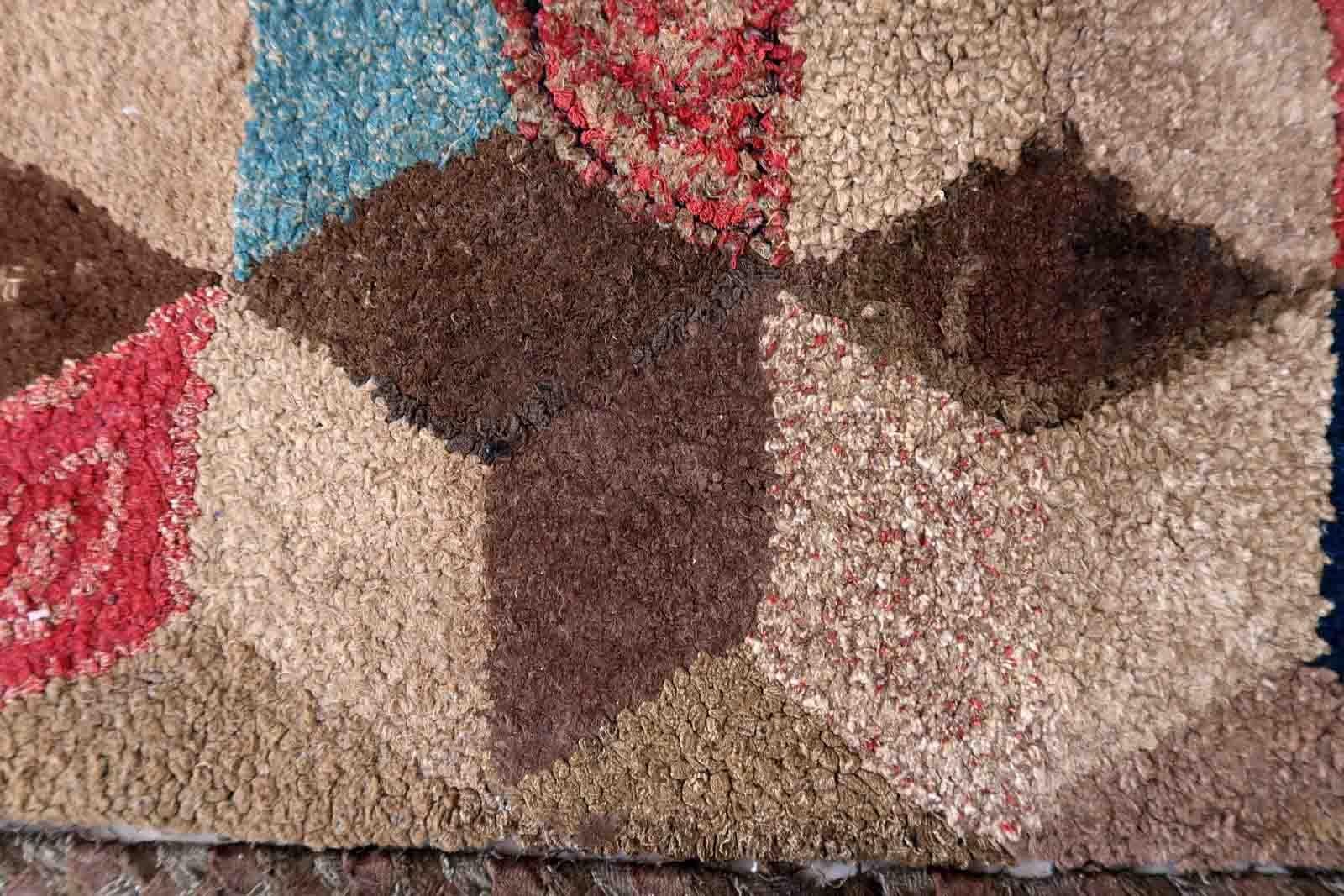 Handmade Antique American Hooked Rug, 1880s, 1C991 In Fair Condition For Sale In Bordeaux, FR