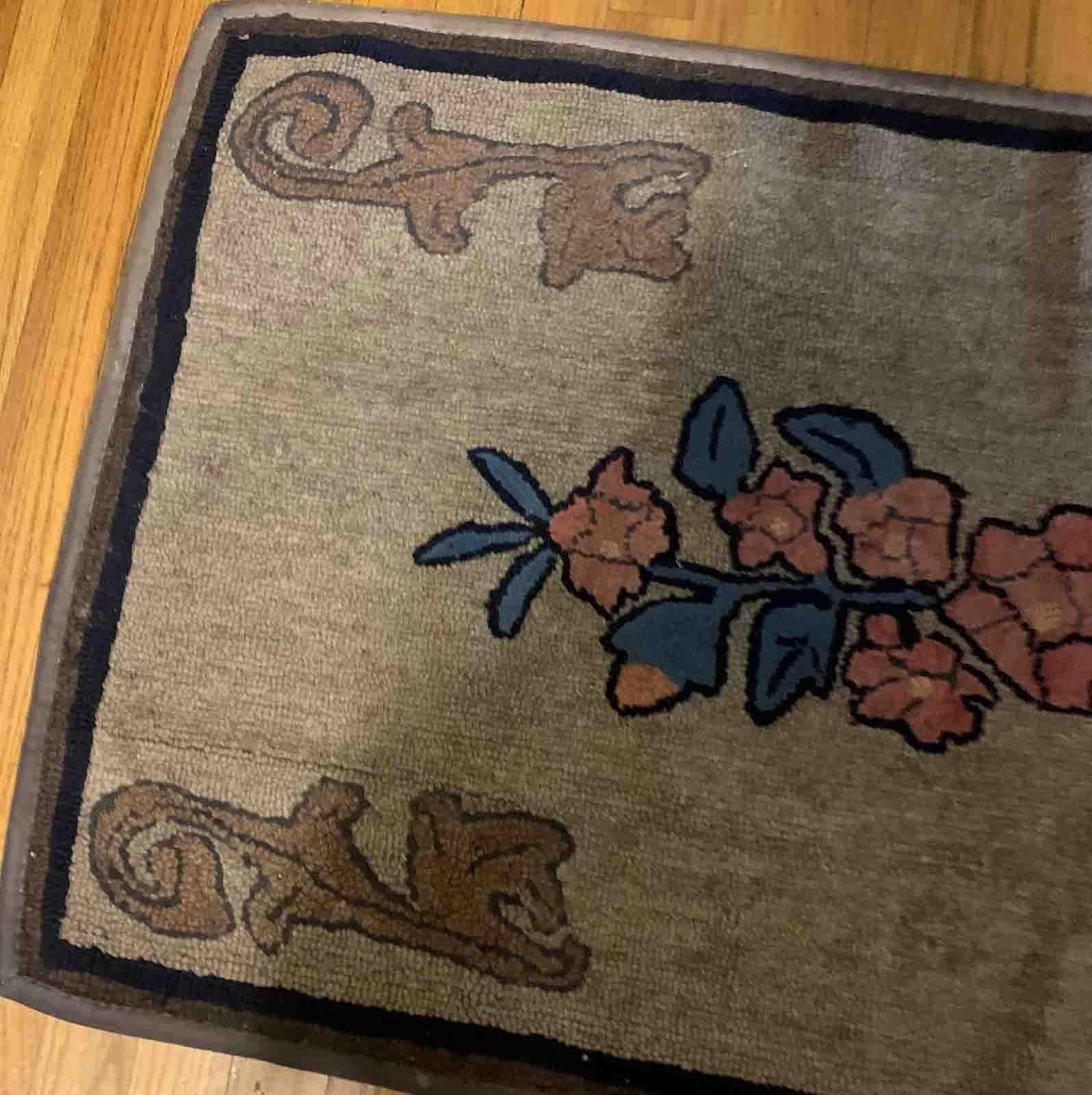 Early 20th Century Handmade Antique American Hooked Rug, 1900s, 1B895 For Sale
