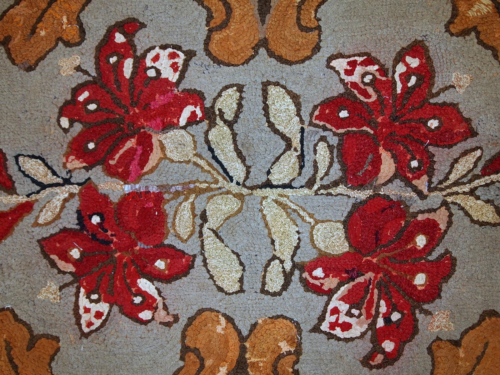Handmade Antique American Hooked Rug, 1900s, 1C672 For Sale 1