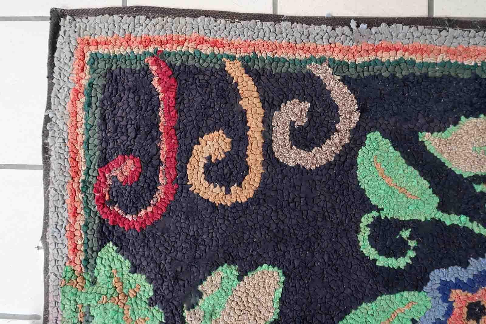 Early 20th Century Handmade Antique American Hooked Rug, 1900s, 1C989 For Sale