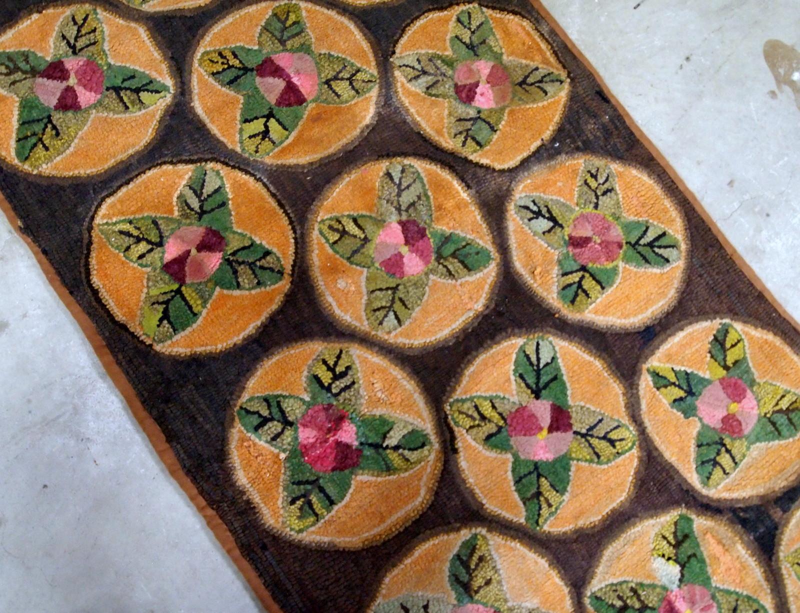 Handmade Antique American Hooked Rug, 1900s In Good Condition In Bordeaux, FR