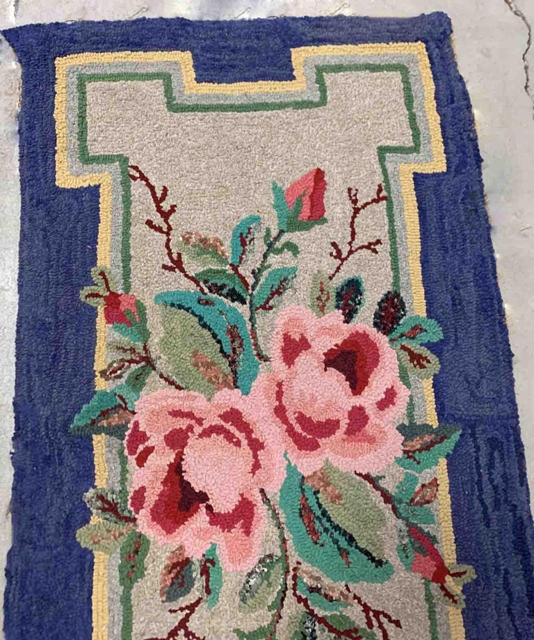 Machine Made Hooked Rugs Handmade Antique American Hooked Rug, 1920s, 1B944 For Sale at 1stDibs