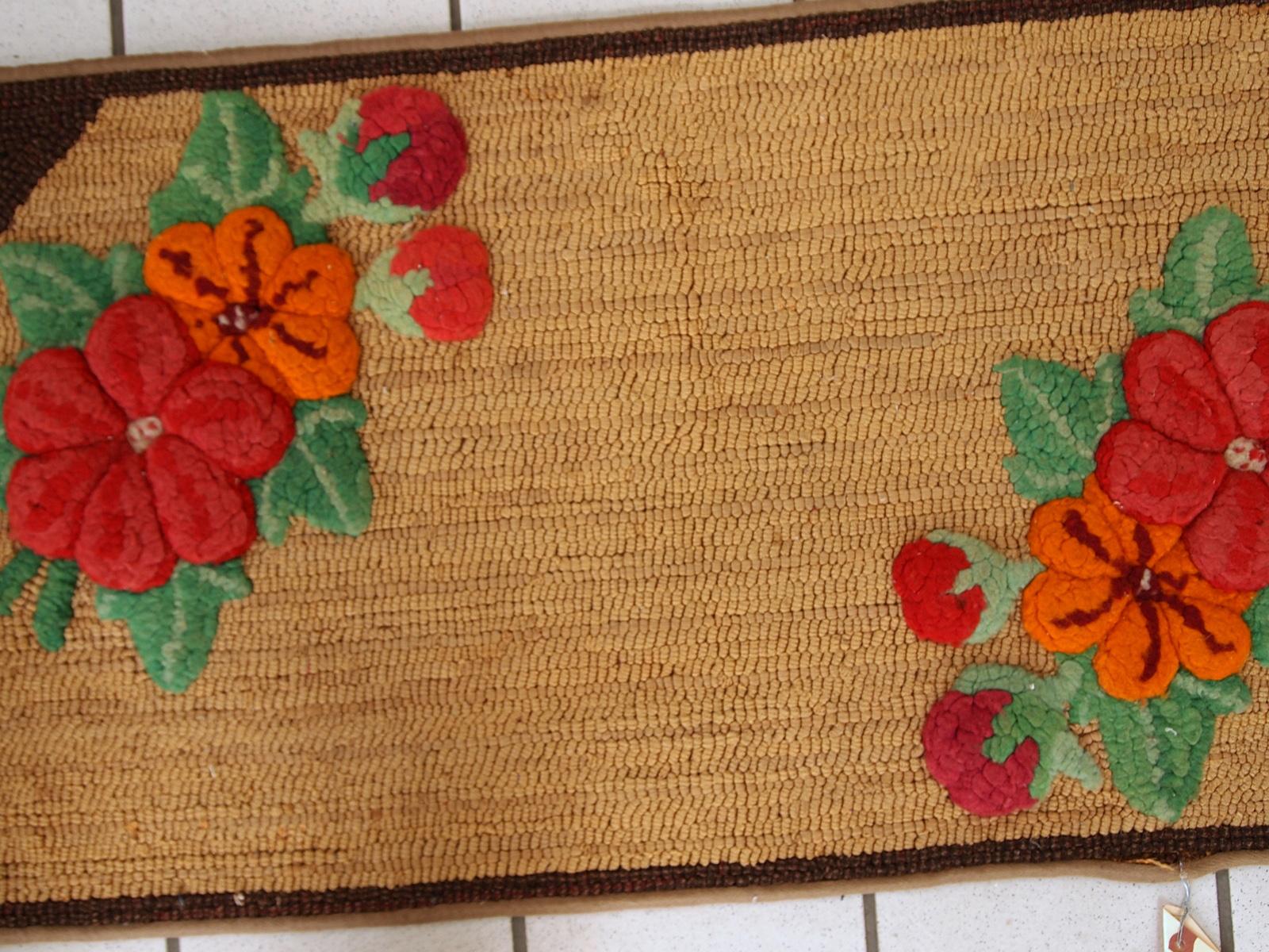 Cotton Handmade Antique American Hooked Rug, 1920s, 1C121