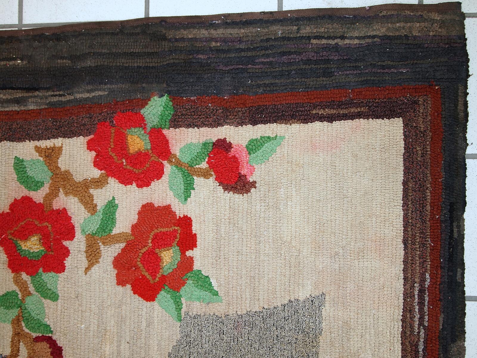 Handmade Antique American Hooked Rug, 1920s, 1C705 For Sale 3