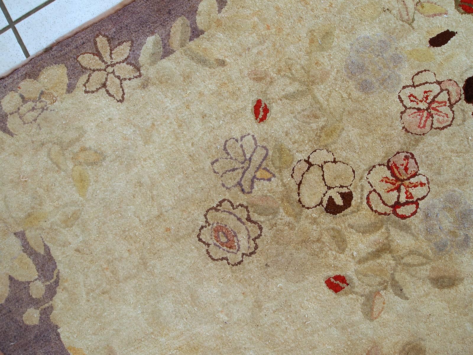 Handgefertigter antiker amerikanischer primitiver Kapuzenteppich, 1900er Jahre, 1C570 (Handgeknüpft) im Angebot