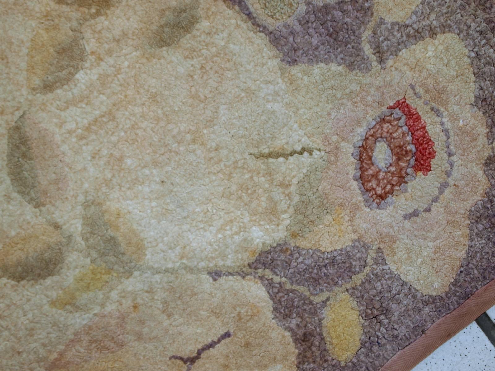 Handgefertigter antiker amerikanischer primitiver Kapuzenteppich, 1900er Jahre, 1C570 (Wolle) im Angebot