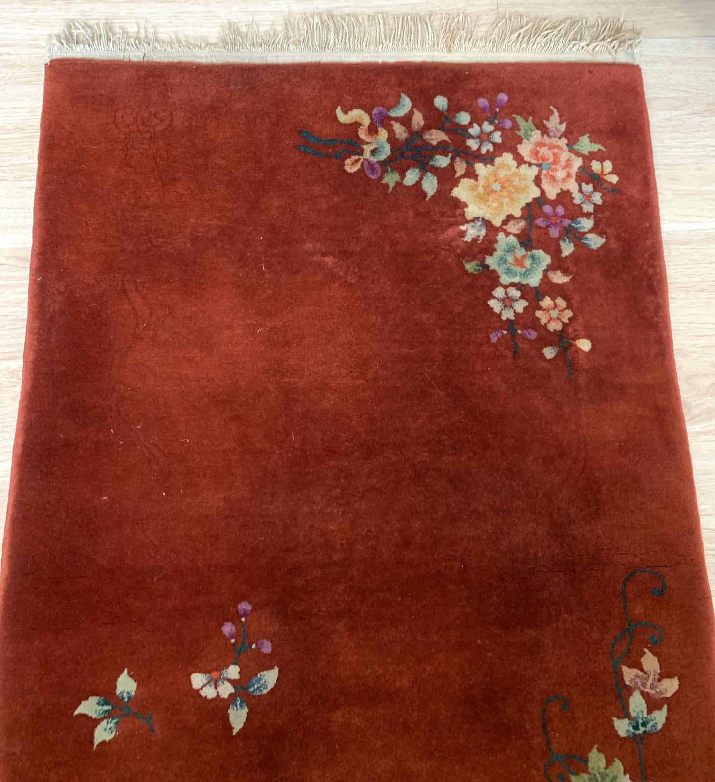 Handmade antique Art Deco Chinese rug in original good condition. The rug is from the beginning of 20th century. 

-condition: original good,

-circa: 1920s,

-size: 3.1' x 4.10' (94cm x 151cm)?,

-material: wool,

-country of origin: