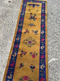 Handgefertigte antike Art Deco Chinese Läufer - Golden - 2.6' x 8.10' - 1920er Jahre - 1B974