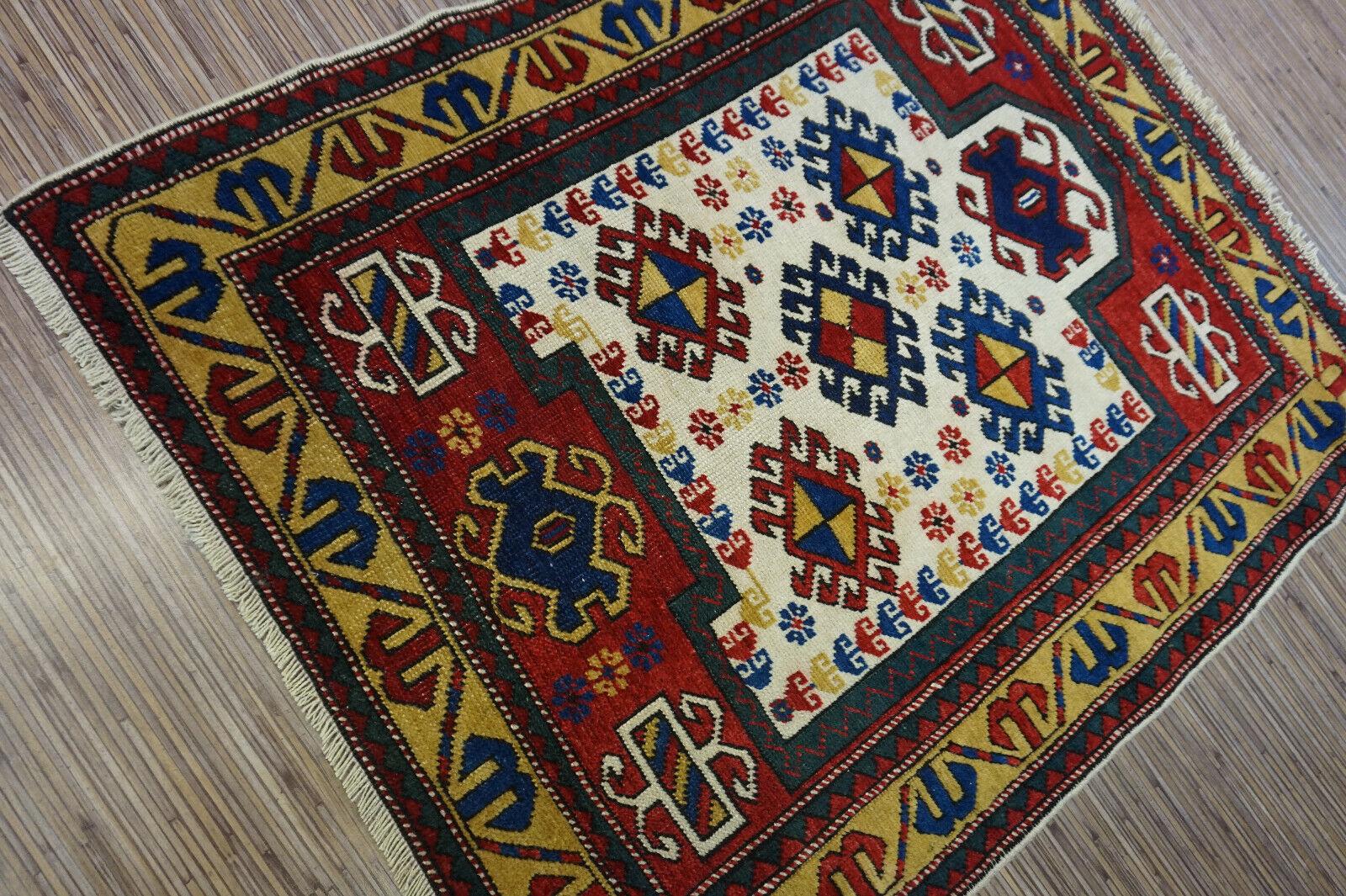 Handmade Antique Caucasian Kazak Prayer Rug 2.9' x 3.6', 1940s - 1D57 For Sale 5