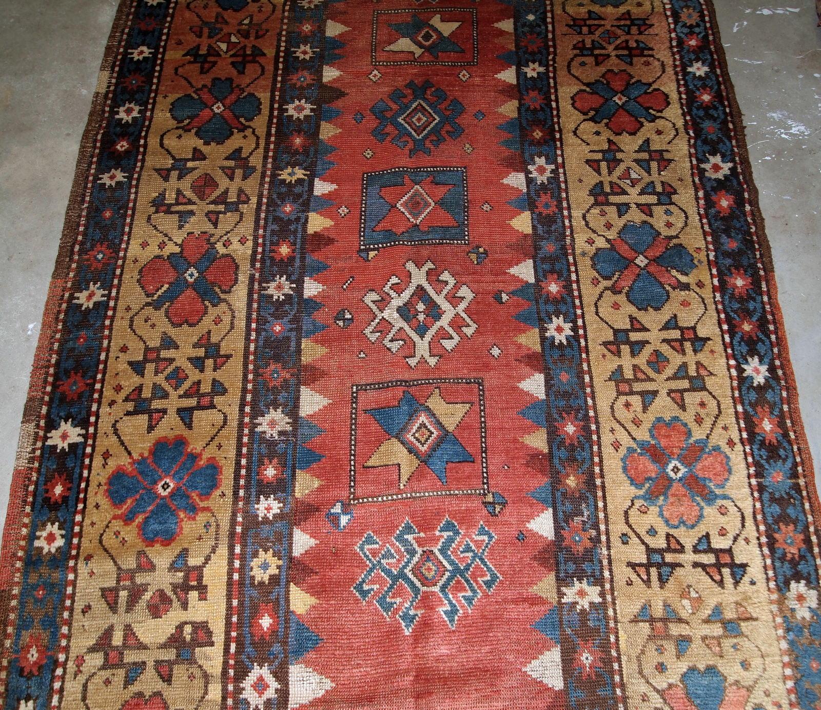 Handgefertigter antiker kaukasischer Kazak-Teppich, 1880er Jahre, 1B760 im Zustand „Gut“ im Angebot in Bordeaux, FR