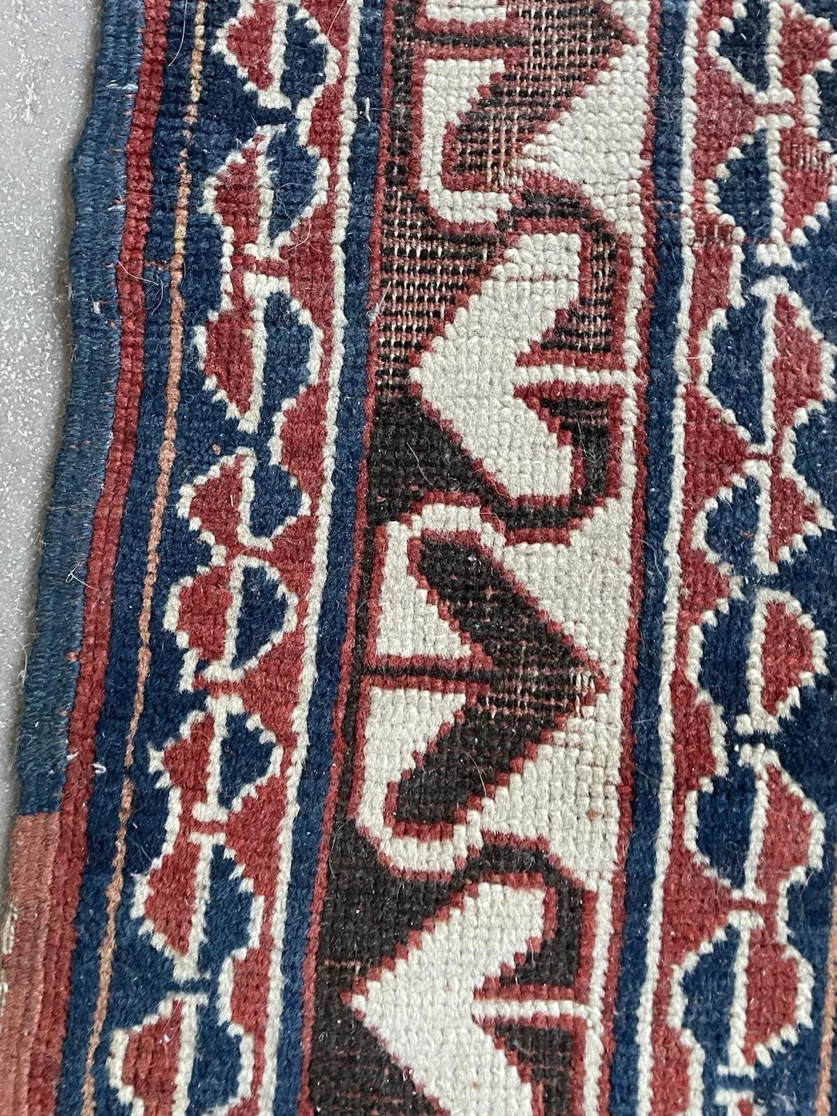 Handmade Antique Caucasian Lezgi Rug 4.9' x 7.2', 1880s - 1N100 In Good Condition For Sale In Bordeaux, FR