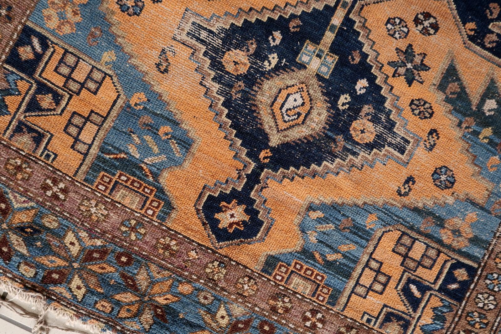 Handgefertigter antiker kaukasischer Schirwan-Teppich 4.1' x 6.2', 1900er Jahre - 1C1138 (Handgeknüpft) im Angebot