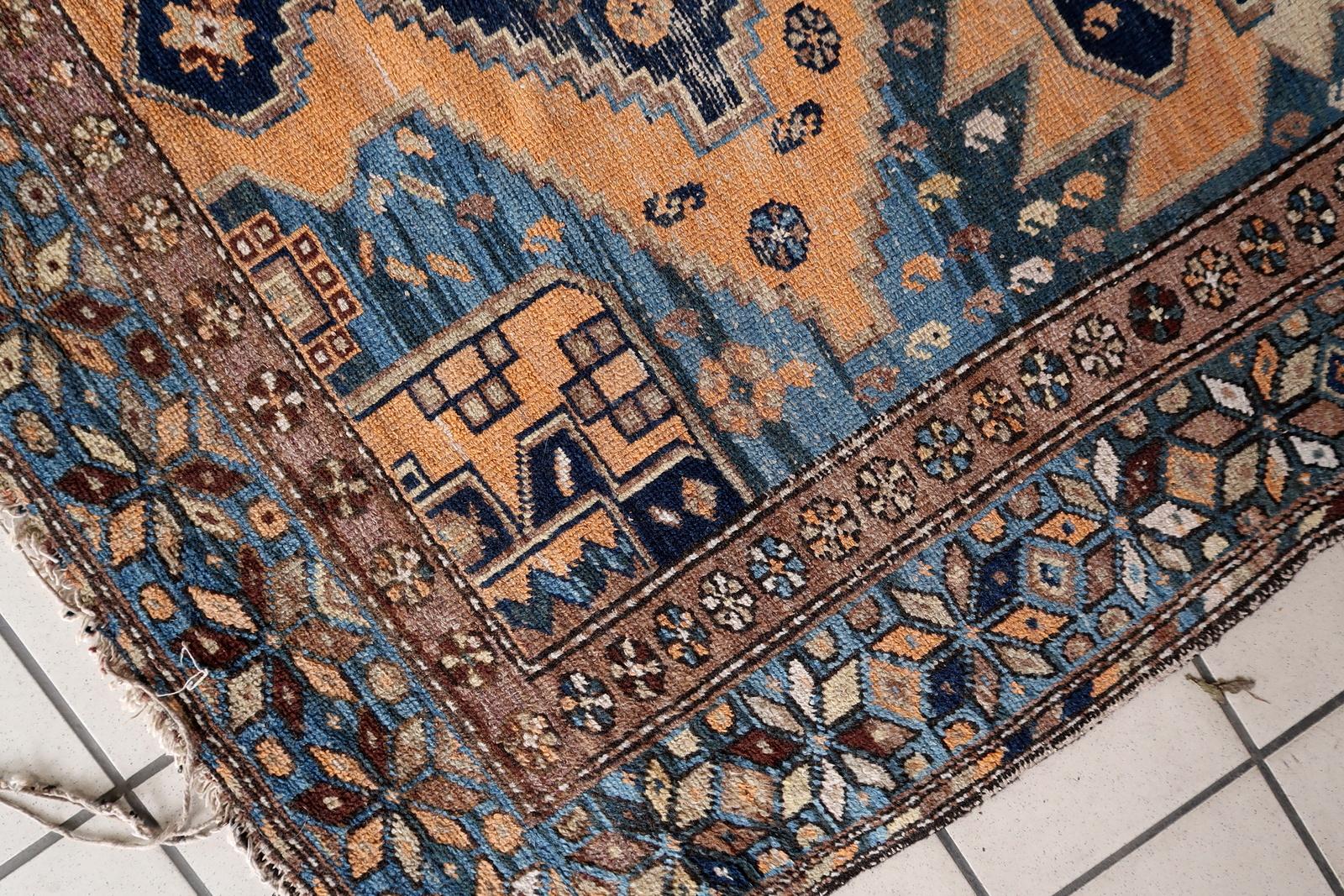 Handgefertigter antiker kaukasischer Schirwan-Teppich 4.1' x 6.2', 1900er Jahre - 1C1138 im Zustand „Gut“ im Angebot in Bordeaux, FR