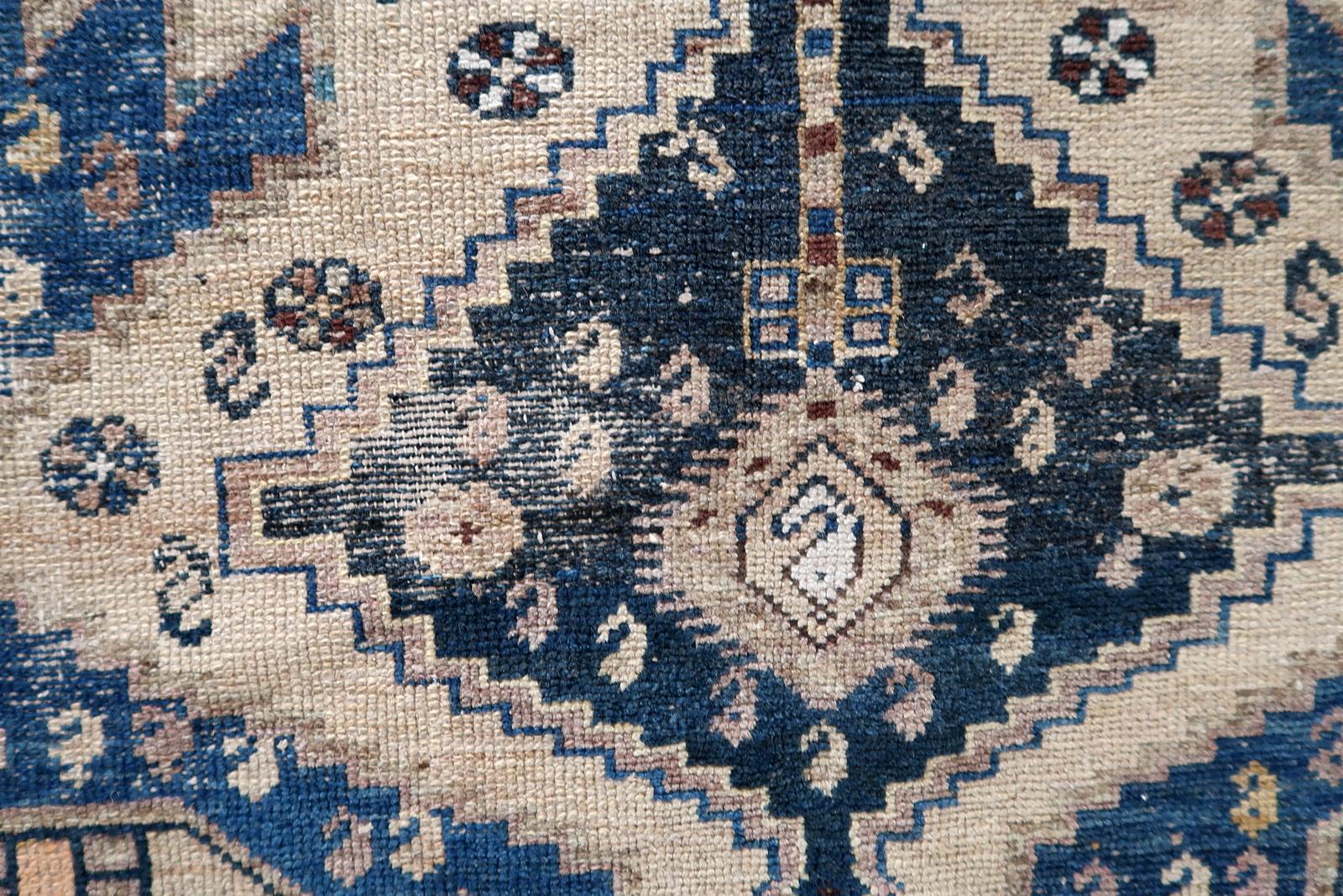 Handgefertigter antiker kaukasischer Schirwan-Teppich 4.1' x 6.2', 1900er Jahre - 1C1138 im Angebot 3