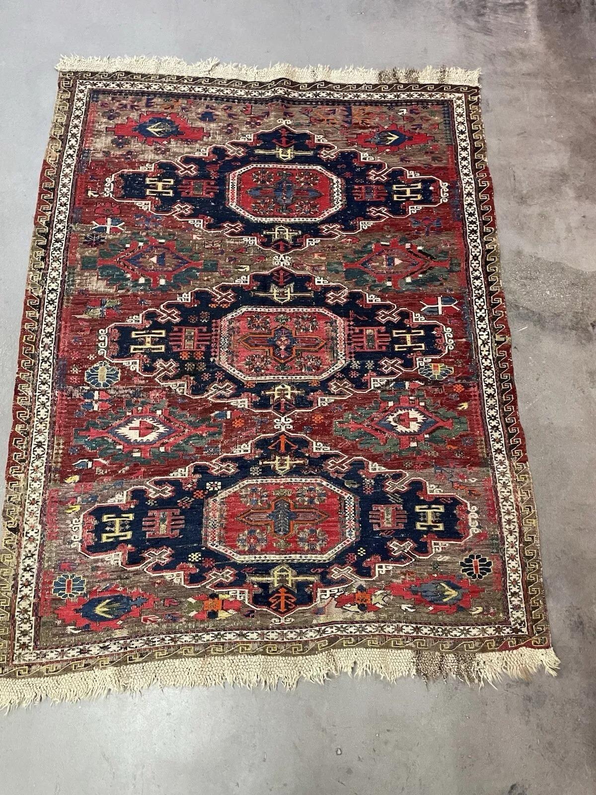Tapis ancien caucasien Sumak fait main 4.5' x 5.7' 1900s - 1N89 en vente 3