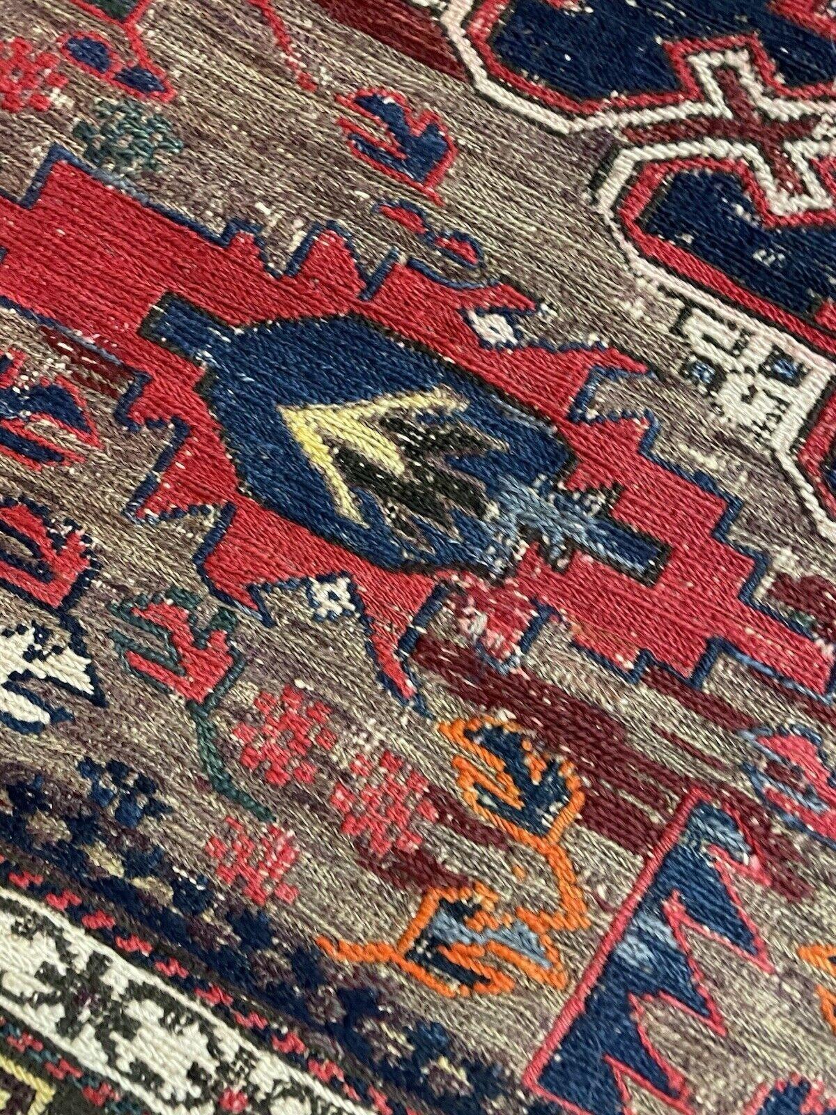 Tapis ancien caucasien Sumak fait main 4.5' x 5.7' 1900s - 1N89 en vente 6