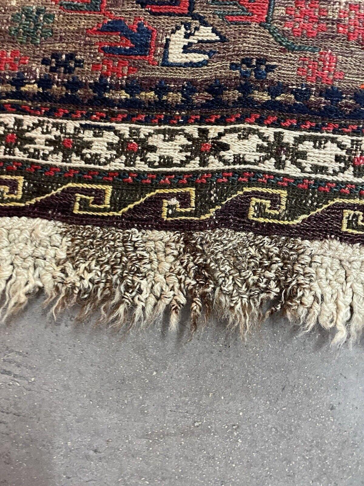 Tapis ancien caucasien Sumak fait main 4.5' x 5.7' 1900s - 1N89 en vente 7
