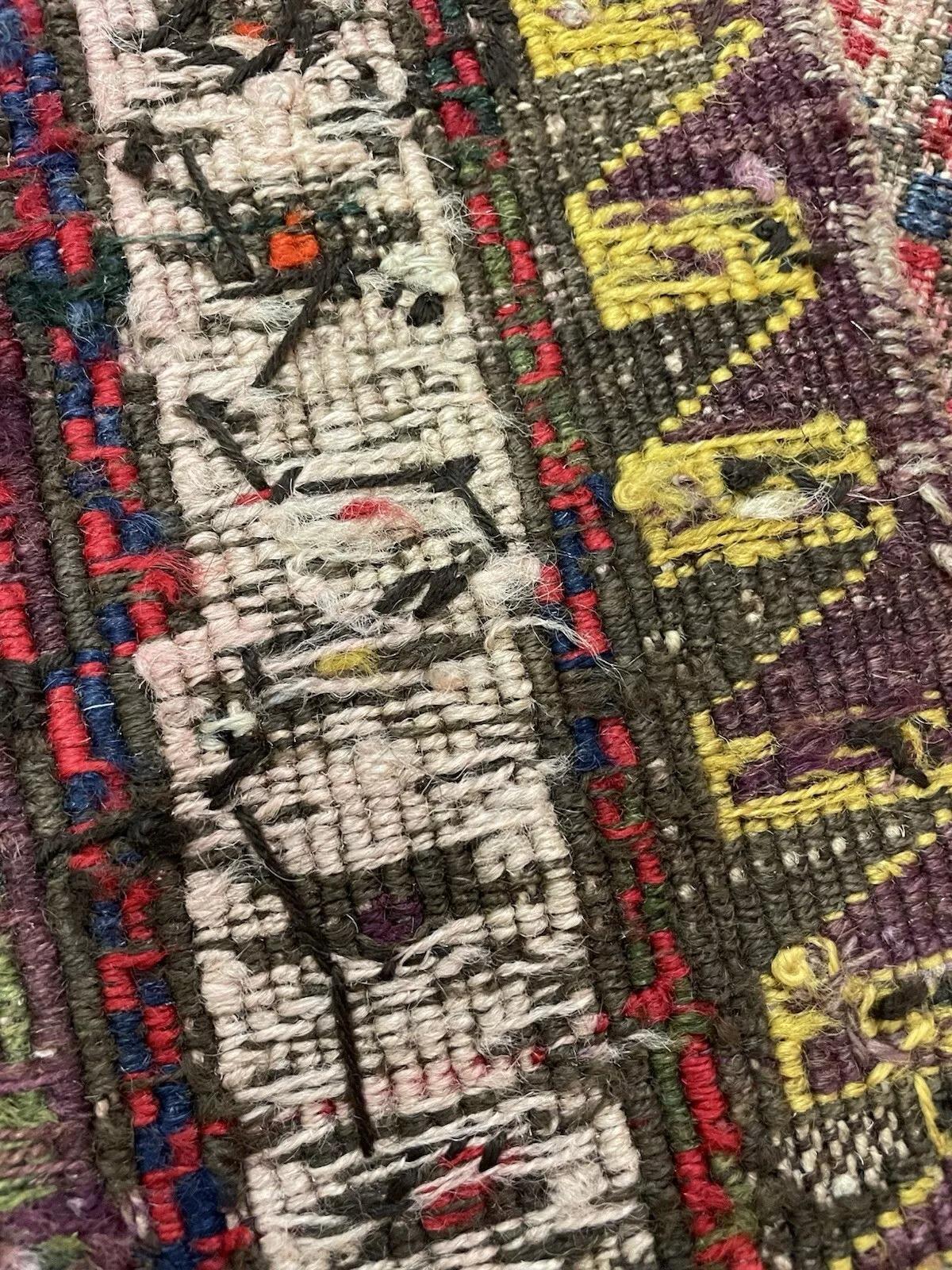 Début du 20ème siècle Tapis ancien caucasien Sumak fait main 4.5' x 5.7' 1900s - 1N89 en vente