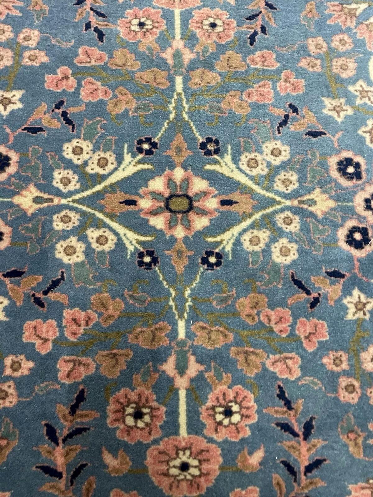 Français Tapis ancien caucasien Sumak fait main 4.5' x 5.7' 1900s - 1N90 en vente