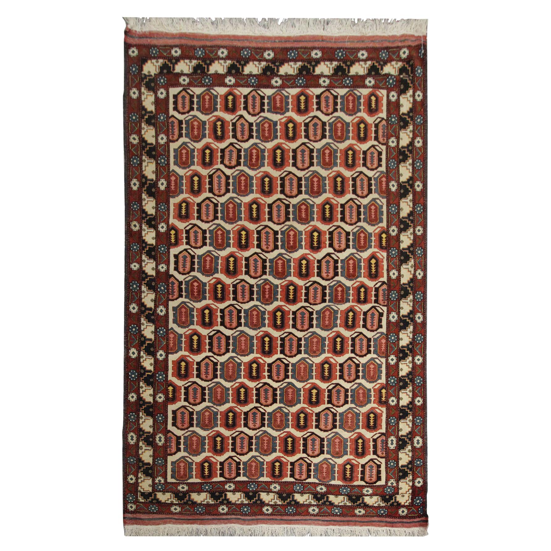 Handgefertigter antiker kaukasischer Stammes-Wohnzimmerteppich:: All-Over-Muster-Teppichvorleger