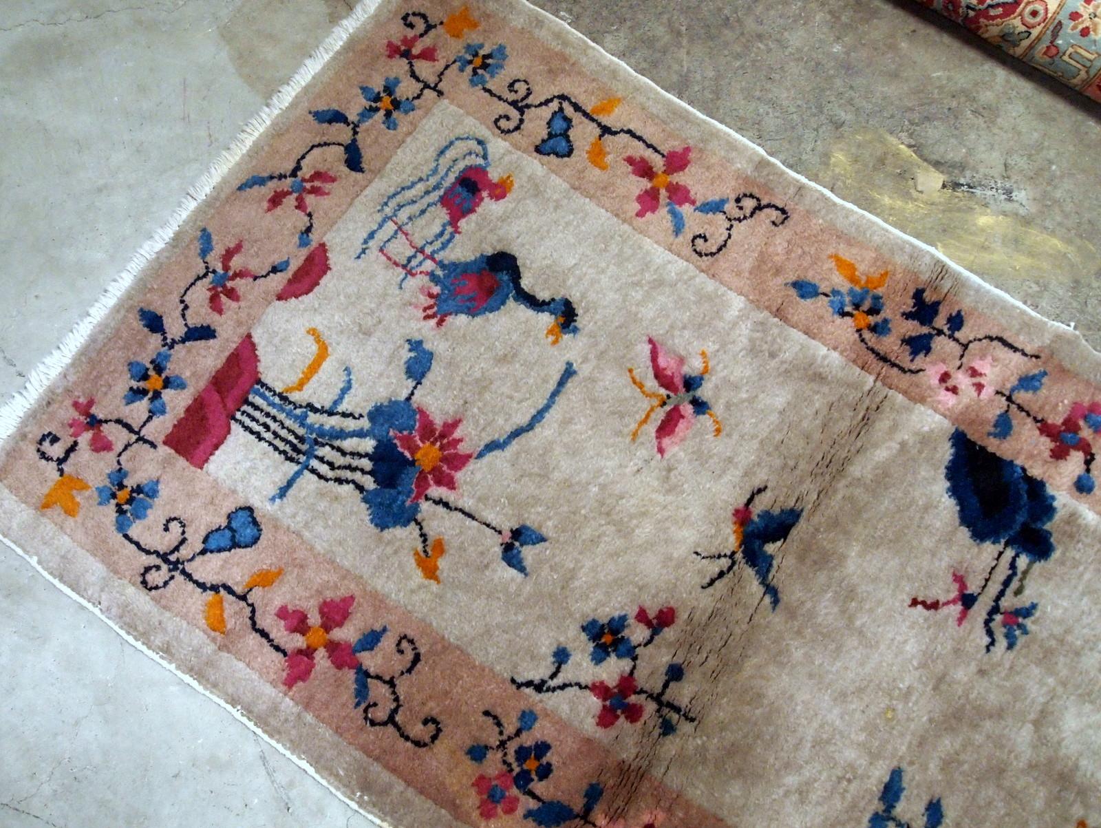 Handmade antique Art Deco Chinese rug in beige shade. The rugs has Art Deco design with birds, butterflies and flowers. It is in original good condition.


 