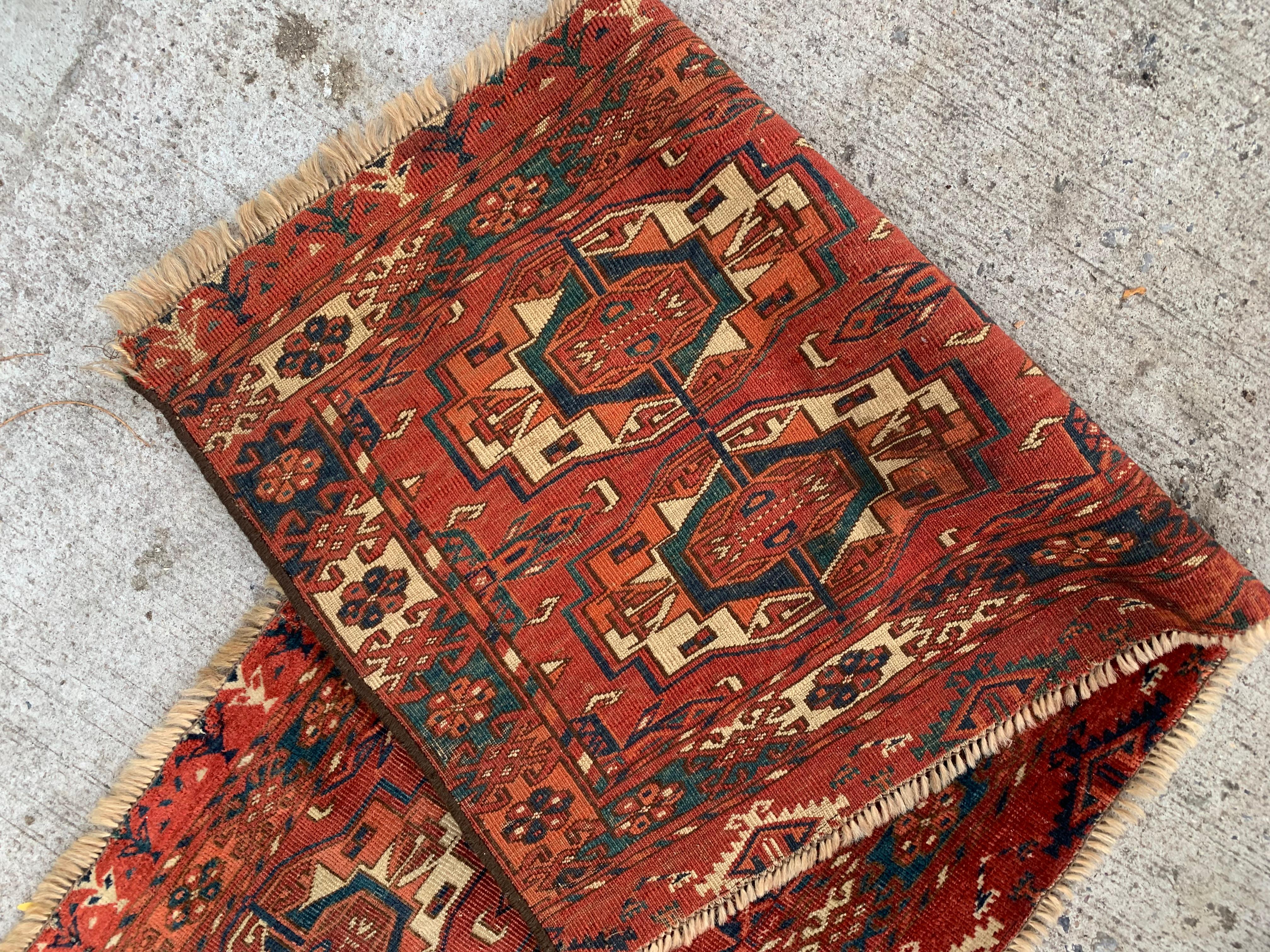 Annodato a mano Tappeto antico da collezione Tekke Torba fatto a mano 1,4' x 3,7' 1840 - 2B39 in vendita