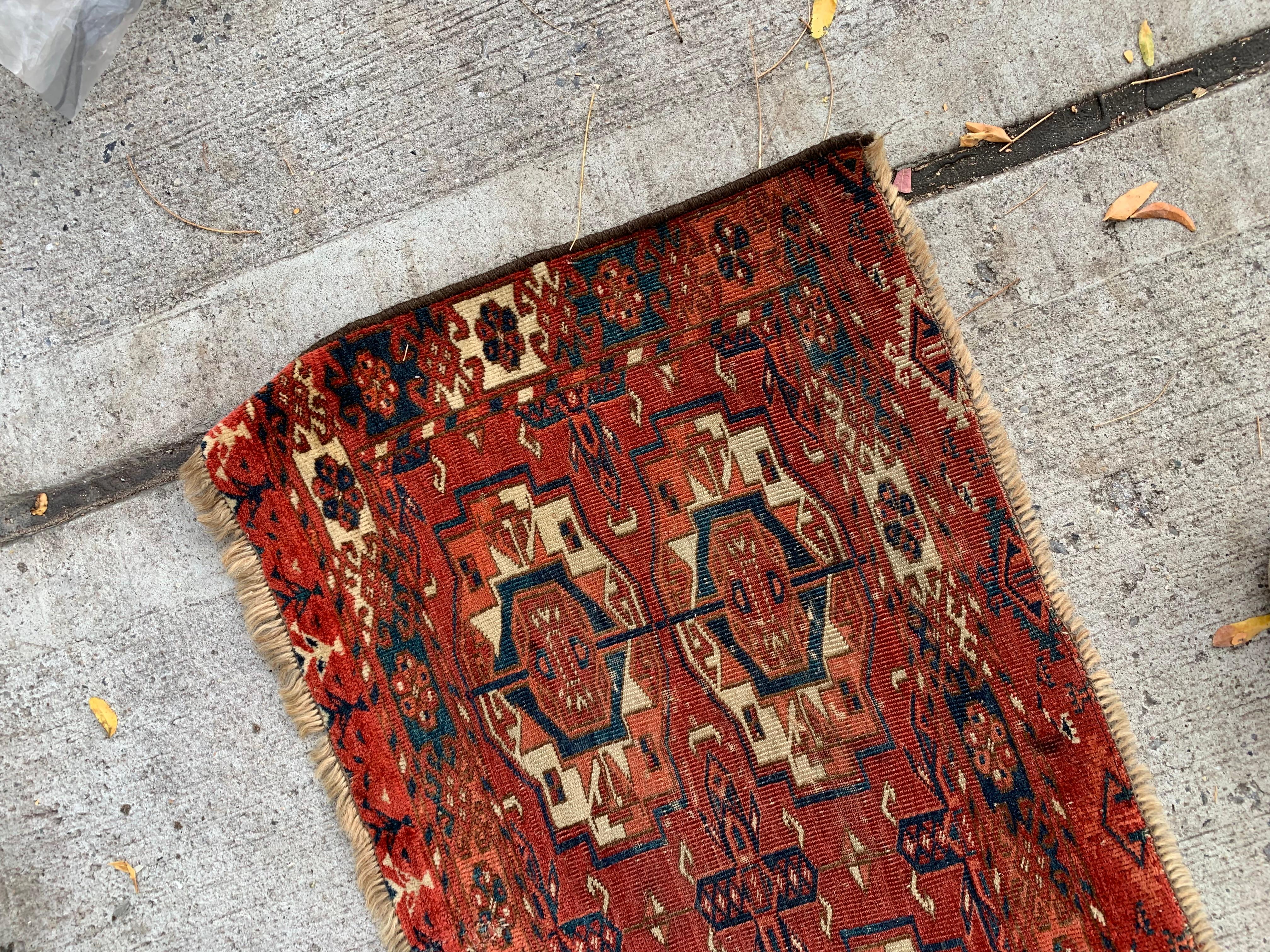 Tappeto antico da collezione Tekke Torba fatto a mano 1,4' x 3,7' 1840 - 2B39 In condizioni buone in vendita a Bordeaux, FR