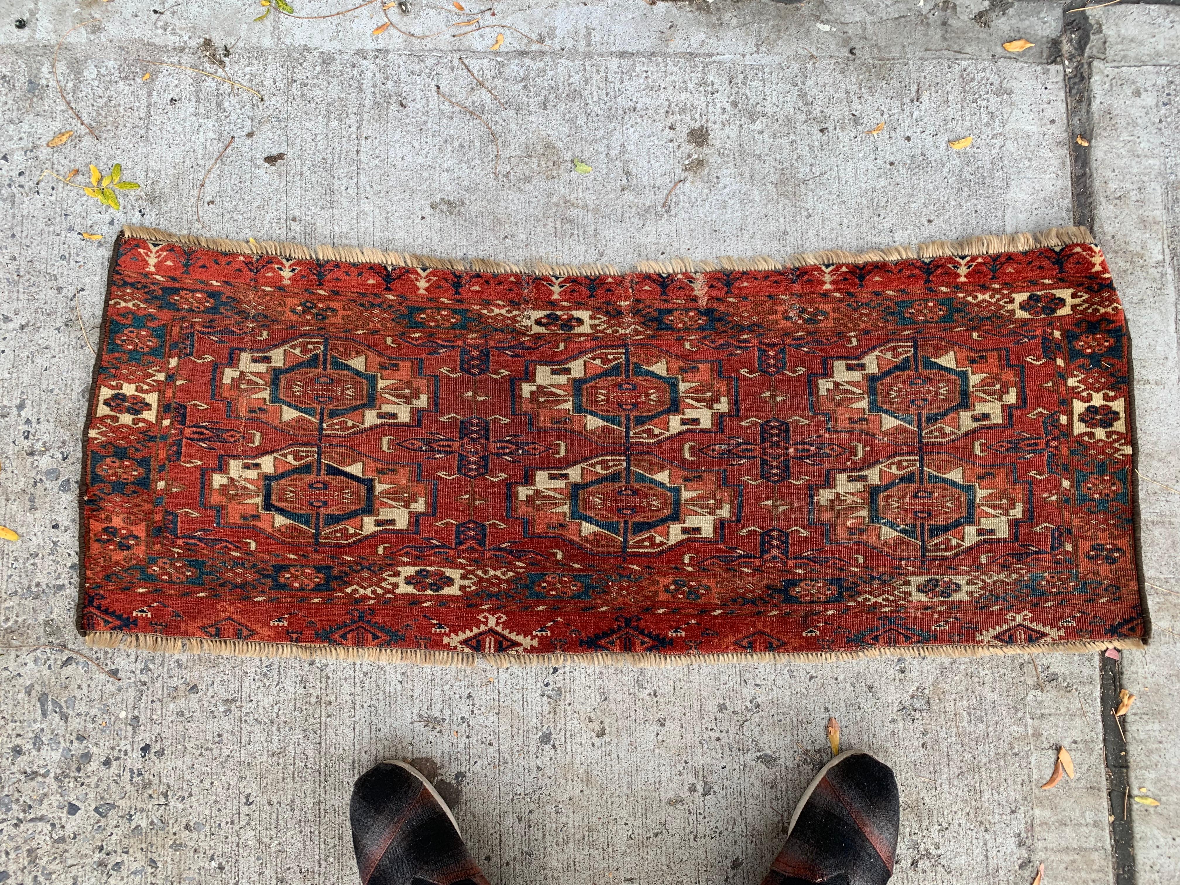 Tappeto antico da collezione Tekke Torba fatto a mano 1,4' x 3,7' 1840 - 2B39 in vendita 1