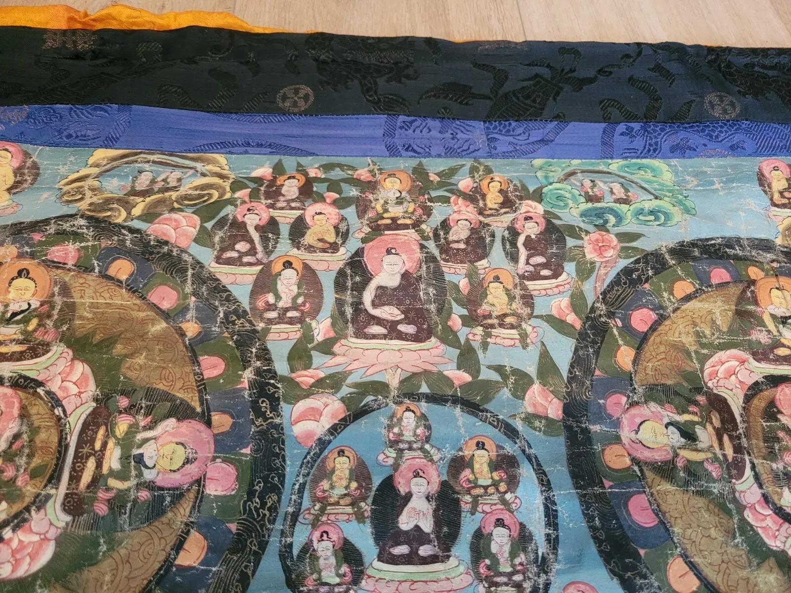 Handmade Antique Collectible Mongolian SIlk Textile 2.5' x 3.6'  1870s - 2K08 In Good Condition For Sale In Bordeaux, FR