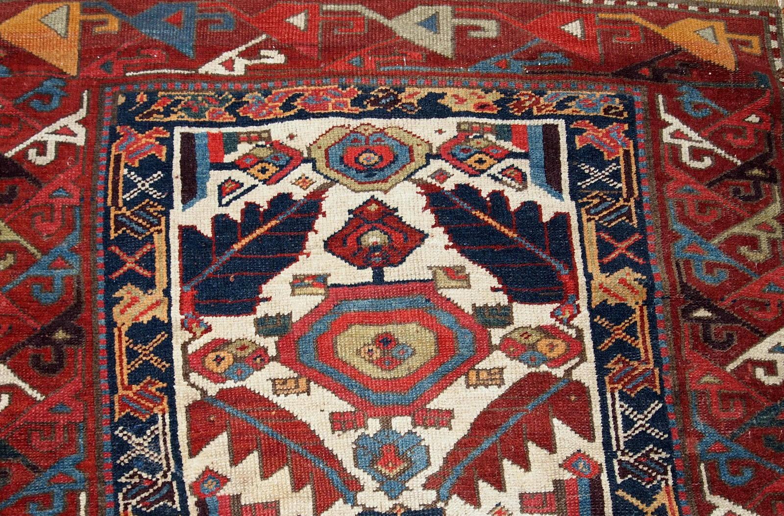 Noué à la main Tapis de couloir de collection ancien de style Nothwest fait à la main, années 1840, 1B658 en vente
