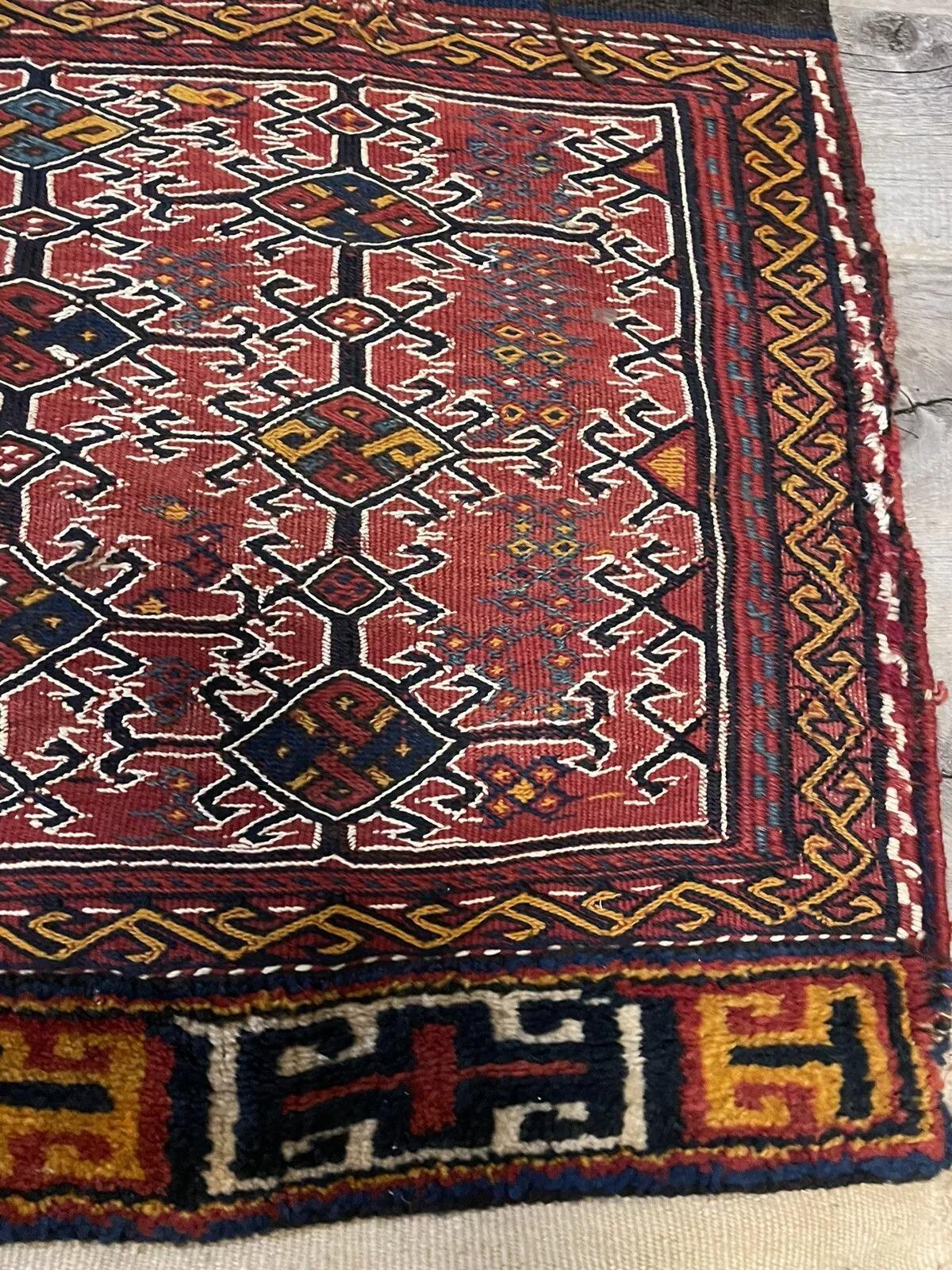 Sac à main de collection persan Luri 2.8' x 6,7', 1880s - 1N24 en vente 2