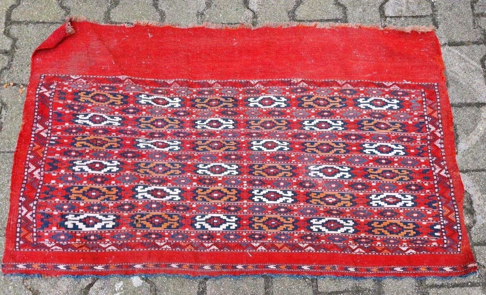 Alfombra Yomud Kilim turcomana antigua de colección hecha a mano 2,6' x 3,9' Década de 1910 - 2K18 en venta 1
