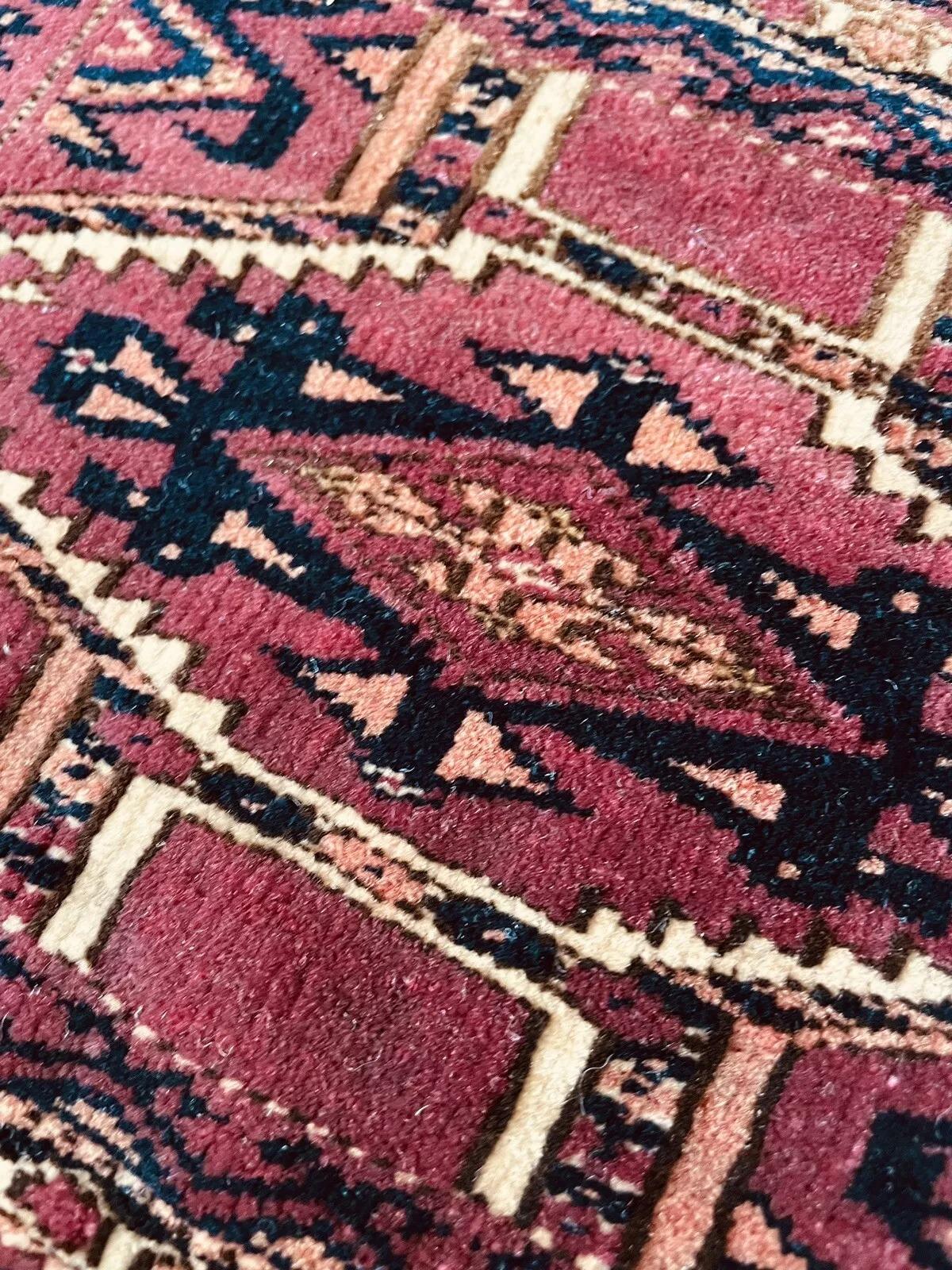 Tappeto antico da collezione Turkmen Yomud fatto a mano 1,1' x 3,9', 1900 - 1N68 in vendita 1