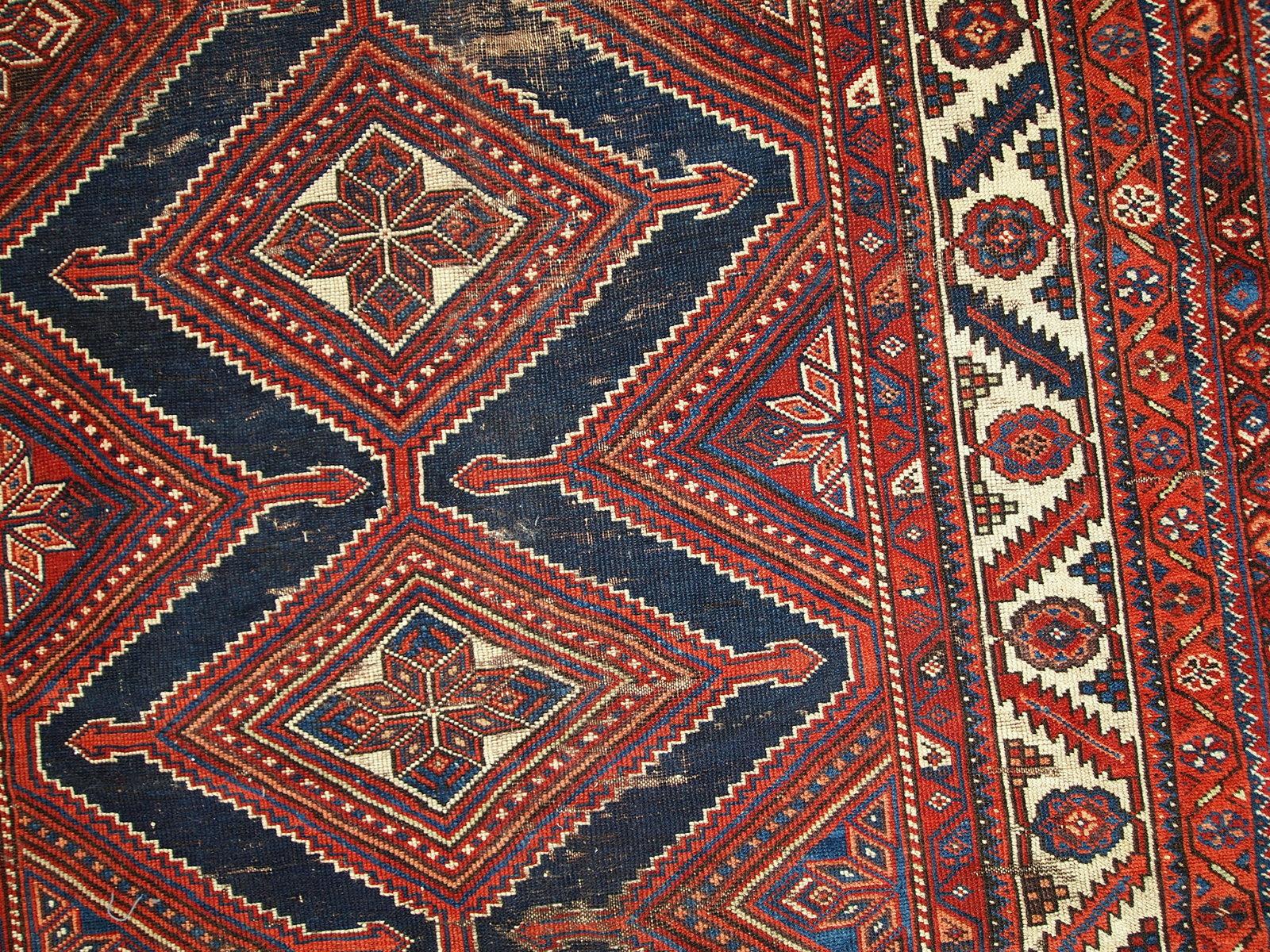 Tapis ancien de style Shiraz vieilli, fait à la main, années 1900, 1C464 en vente 6