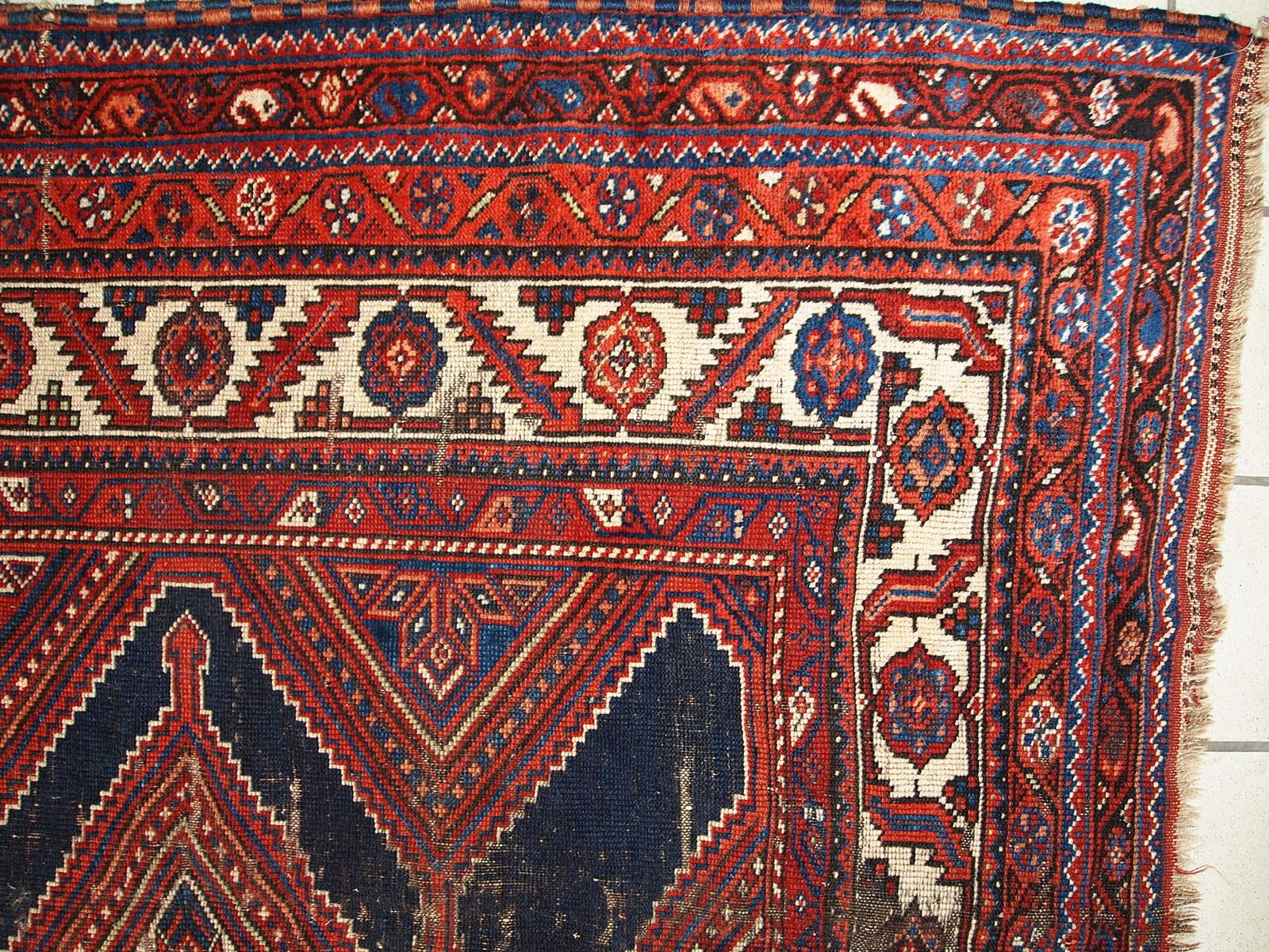 Tapis ancien de style Shiraz vieilli, fait à la main, années 1900, 1C464 en vente 7