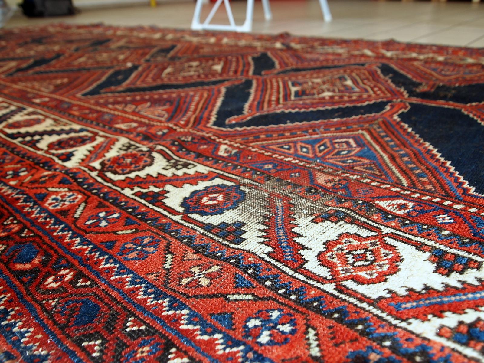 Hand-Knotted Handmade Antique Distressed Shiraz Style Rug, 1900s, 1C464 For Sale