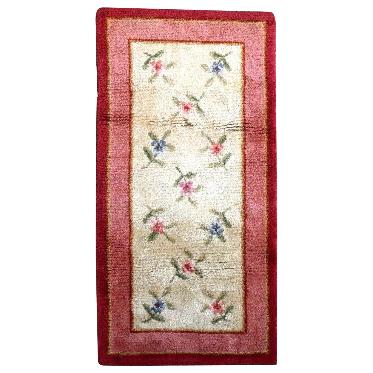 Handmade Antique French Savonnerie Rug, 1930s, 1P61 For Sale