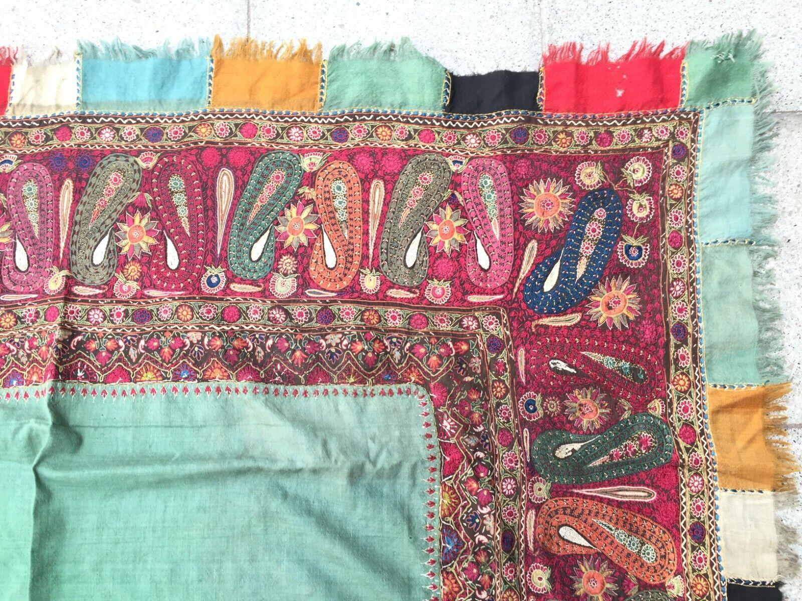 Wool Handmade Antique Indian Kashmir Shawl 4.6' x 4.7', 1900s - 1W05 For Sale