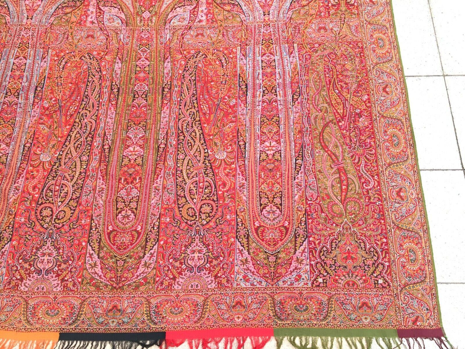 Handmade Antique Indian Kashmir Shawl 5.2' x 12.4', 1870s - 1W11 In Good Condition For Sale In Bordeaux, FR