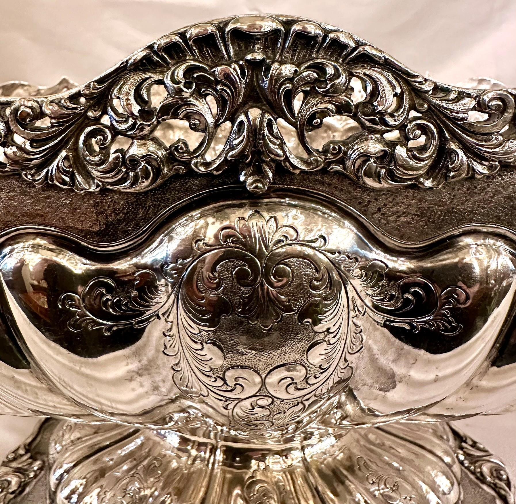 Centro de mesa de plata de ley 800 hecho a mano Circa 1930 siglo XX en venta