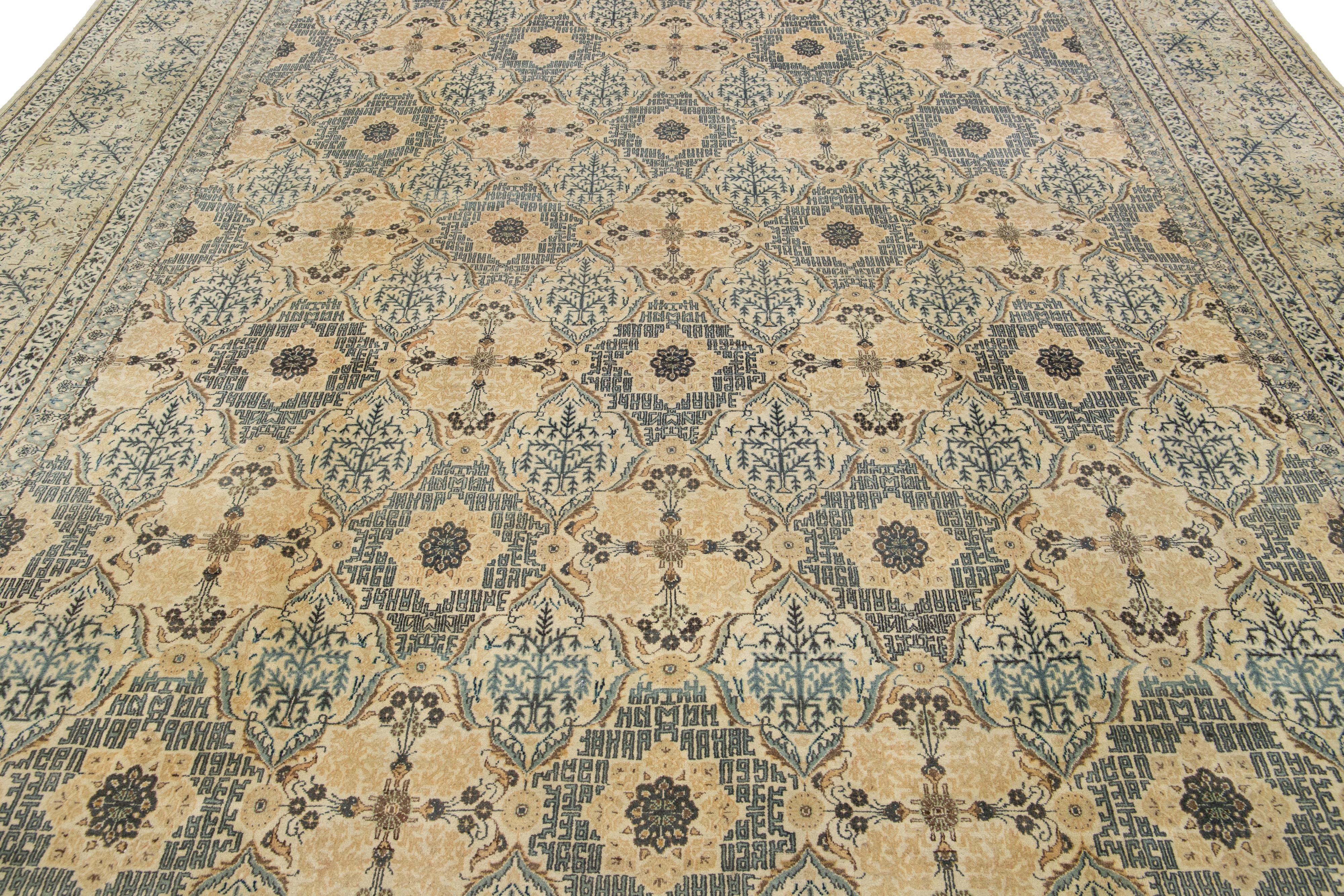 Handgefertigter antiker Kashan Wollteppich in Beige im Zustand „Hervorragend“ im Angebot in Norwalk, CT