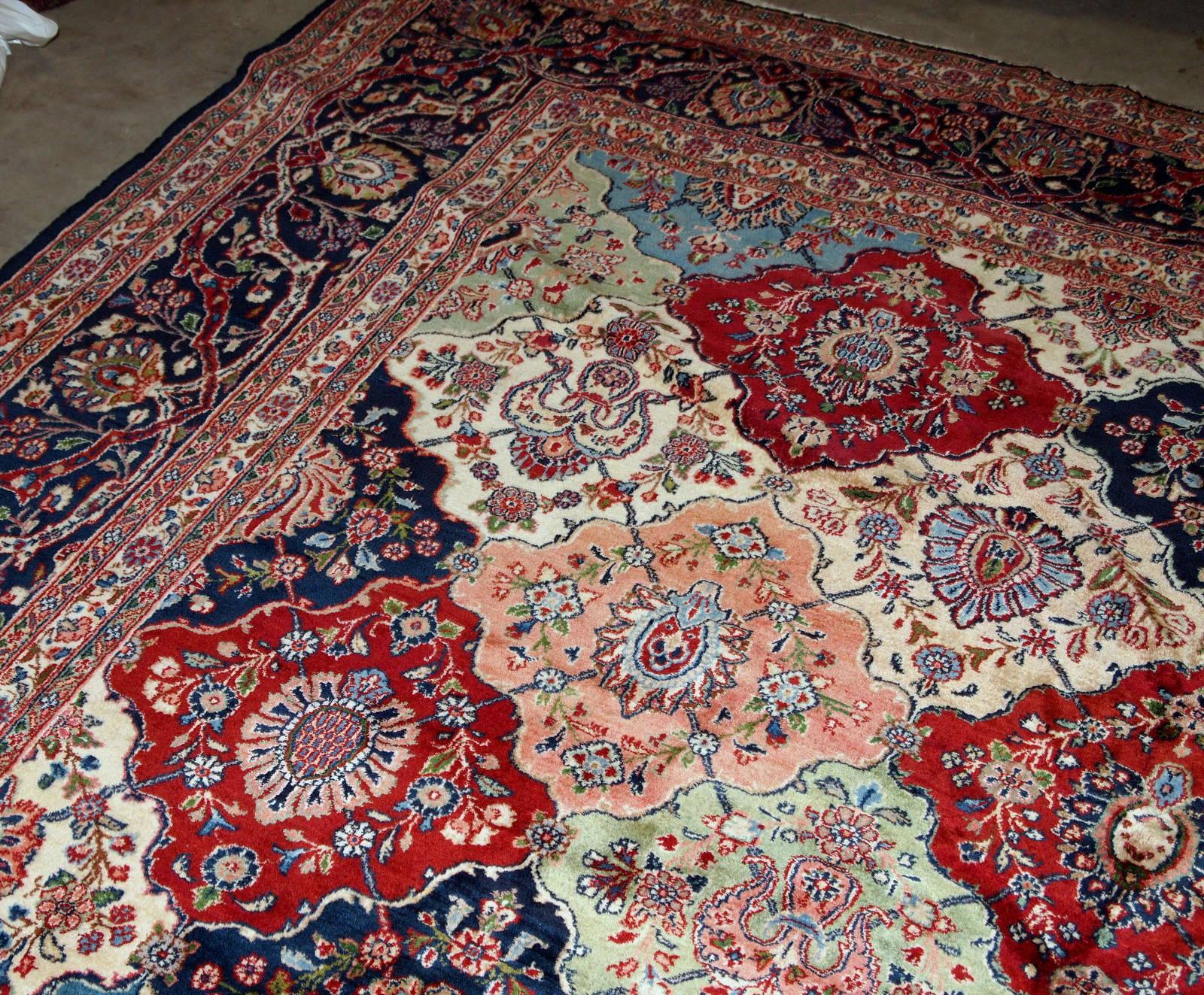 Hand-Knotted Handmade Antique Kashan Style Rug, 1910s, 1B724 For Sale
