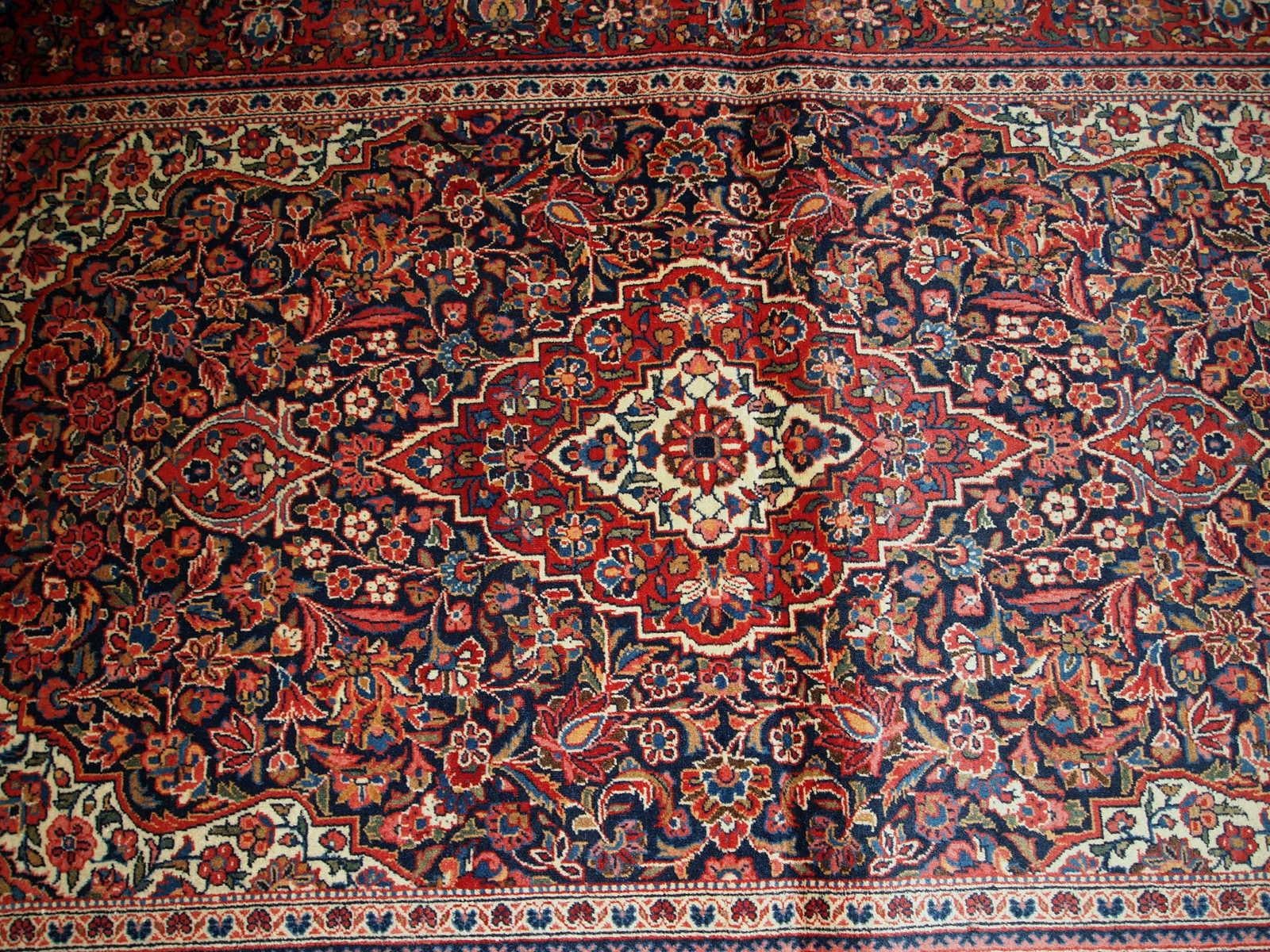 Hand-Knotted Handmade Antique Kashan Style Rug, 1910s, 1B734 For Sale