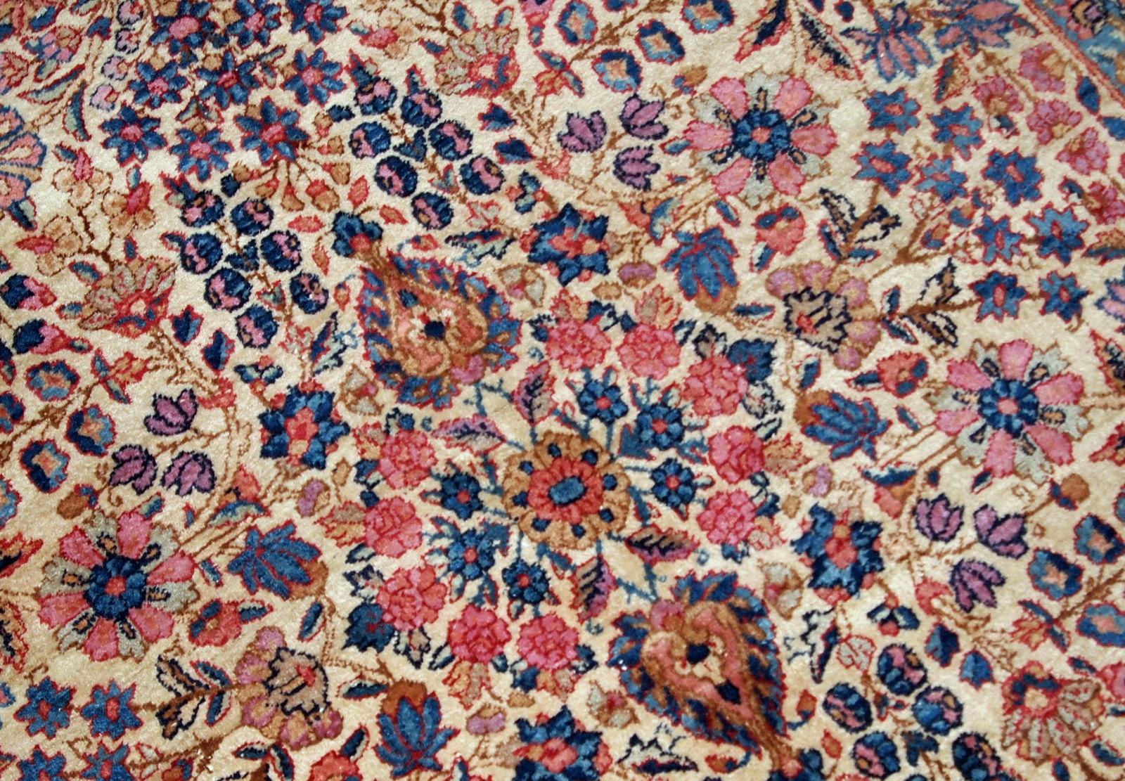Noué à la main Tapis de style Kerman ancien fait à la main, années 1920, 1B781 en vente