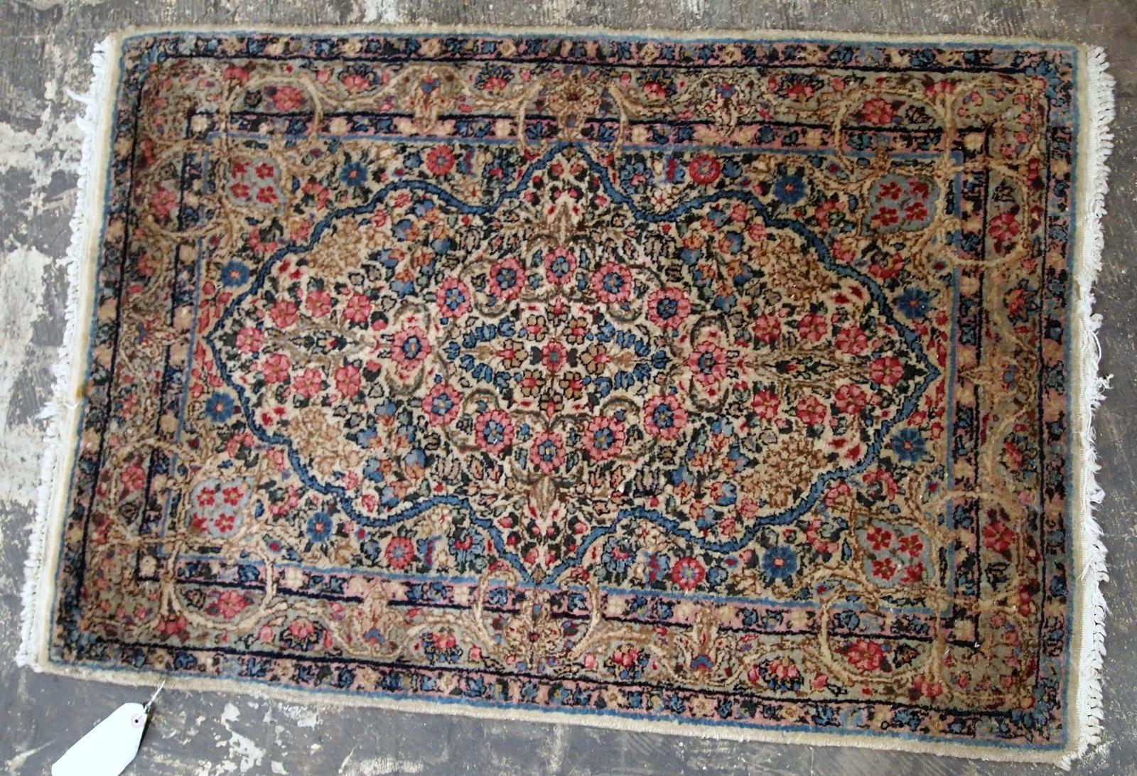 Handmade Antique Kerman Style Rug, 1920s, 1B704 In Good Condition For Sale In Bordeaux, FR