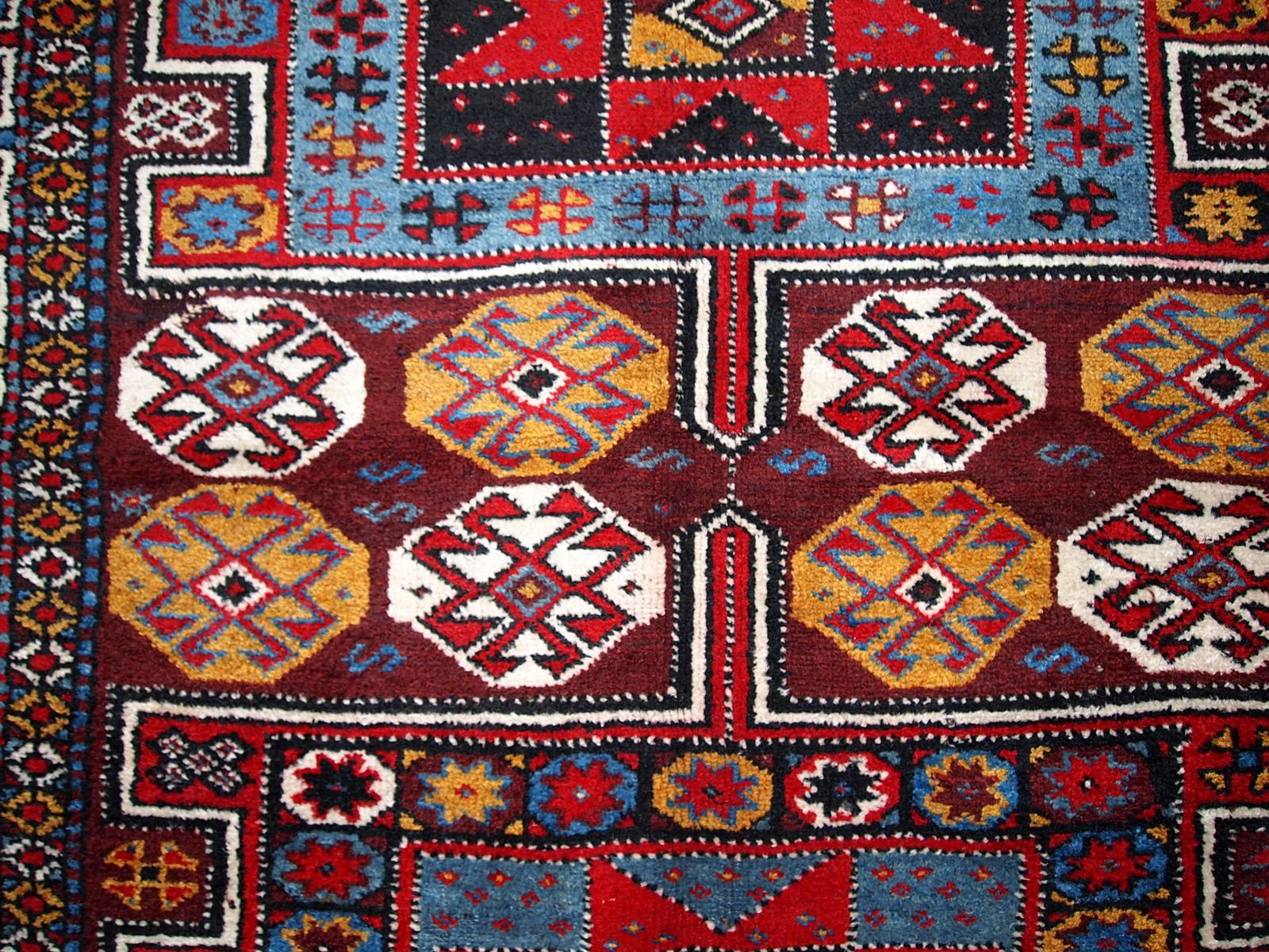 Handmade Antique Kurdish Style Rug, 1880, 1B419 In Good Condition For Sale In Bordeaux, FR
