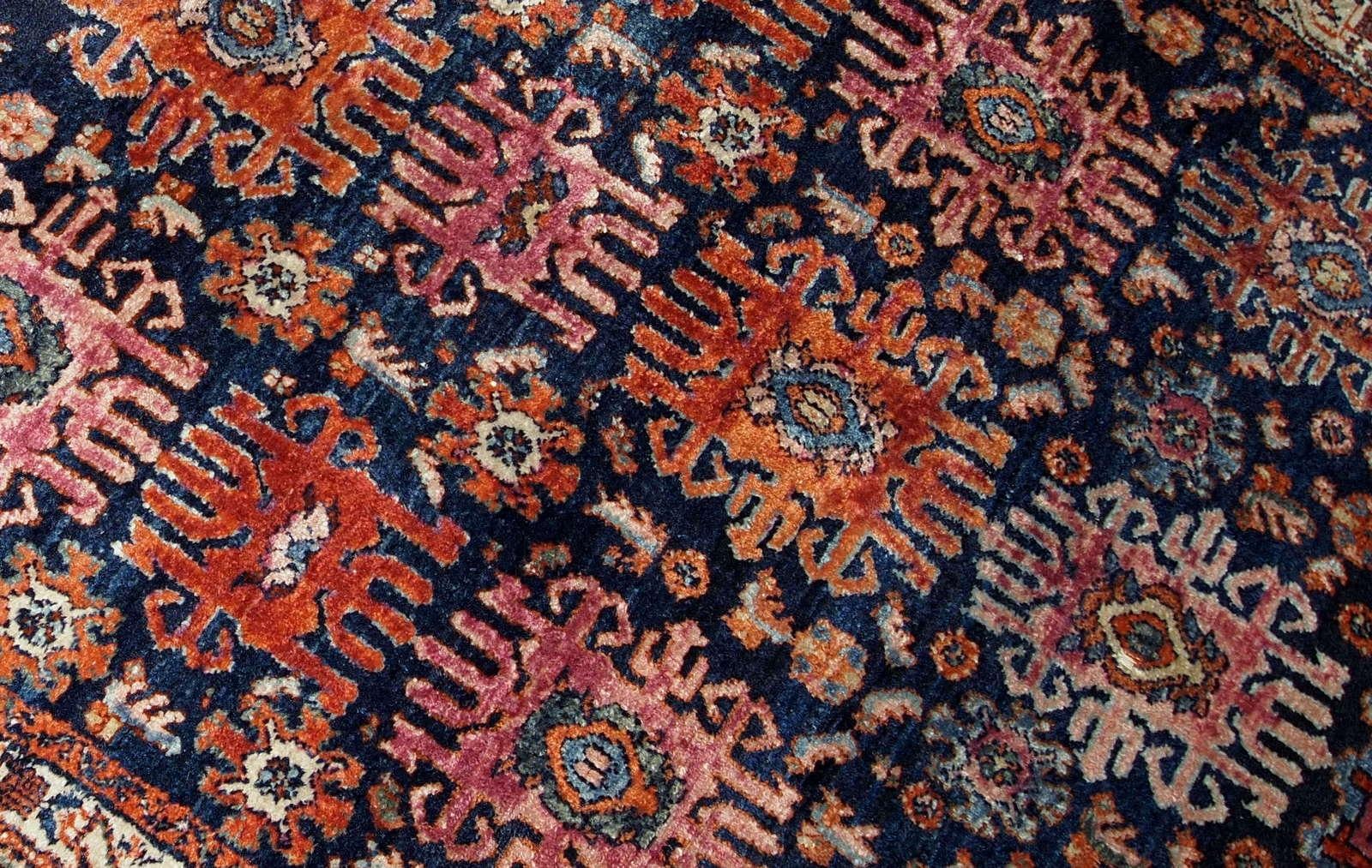 Handmade Antique Malayer Style Rug, 1910s, 1B741 In Good Condition For Sale In Bordeaux, FR