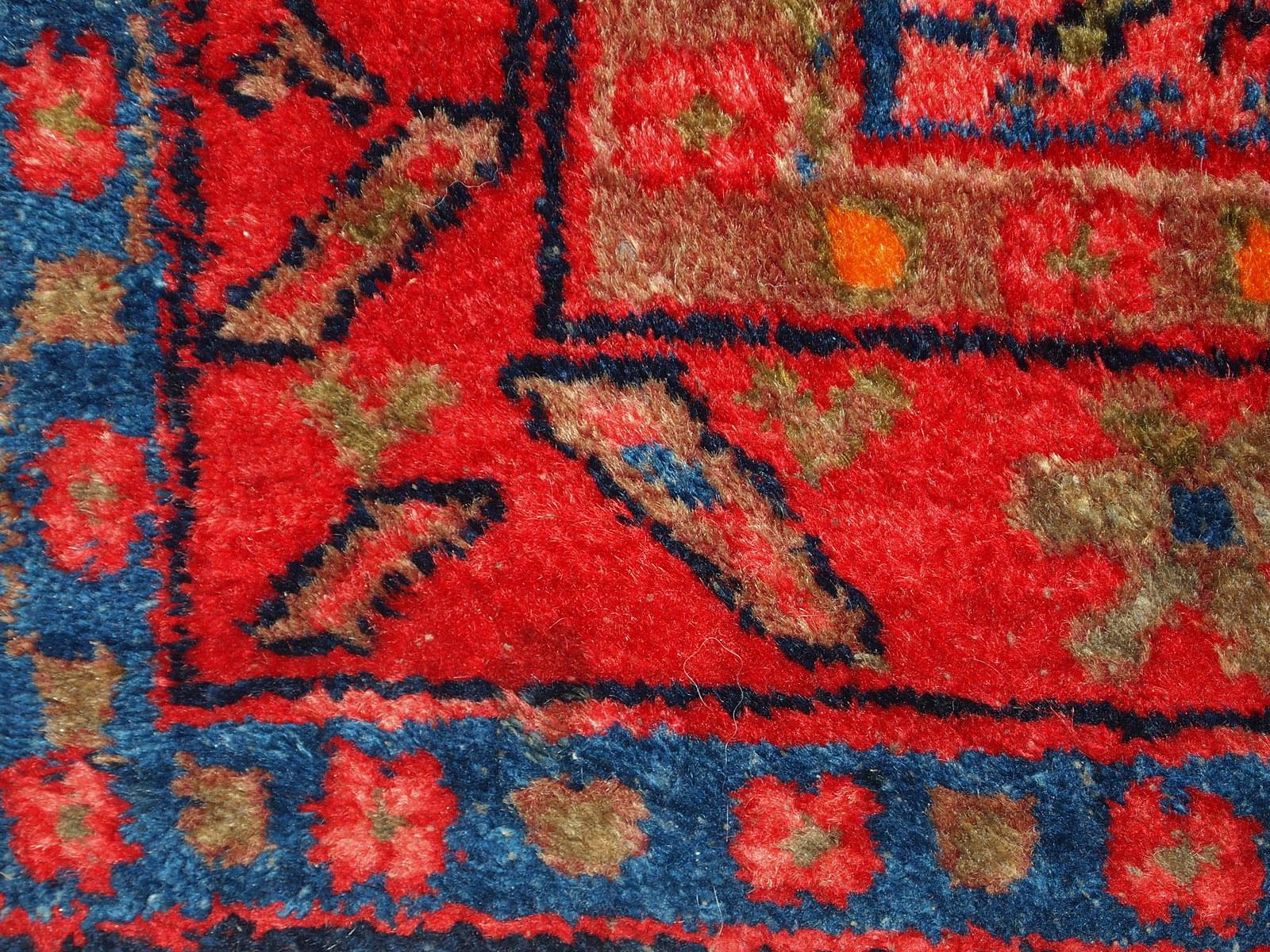 Early 20th Century Handmade Antique Malayer Style Rug, 1920s, 1C403